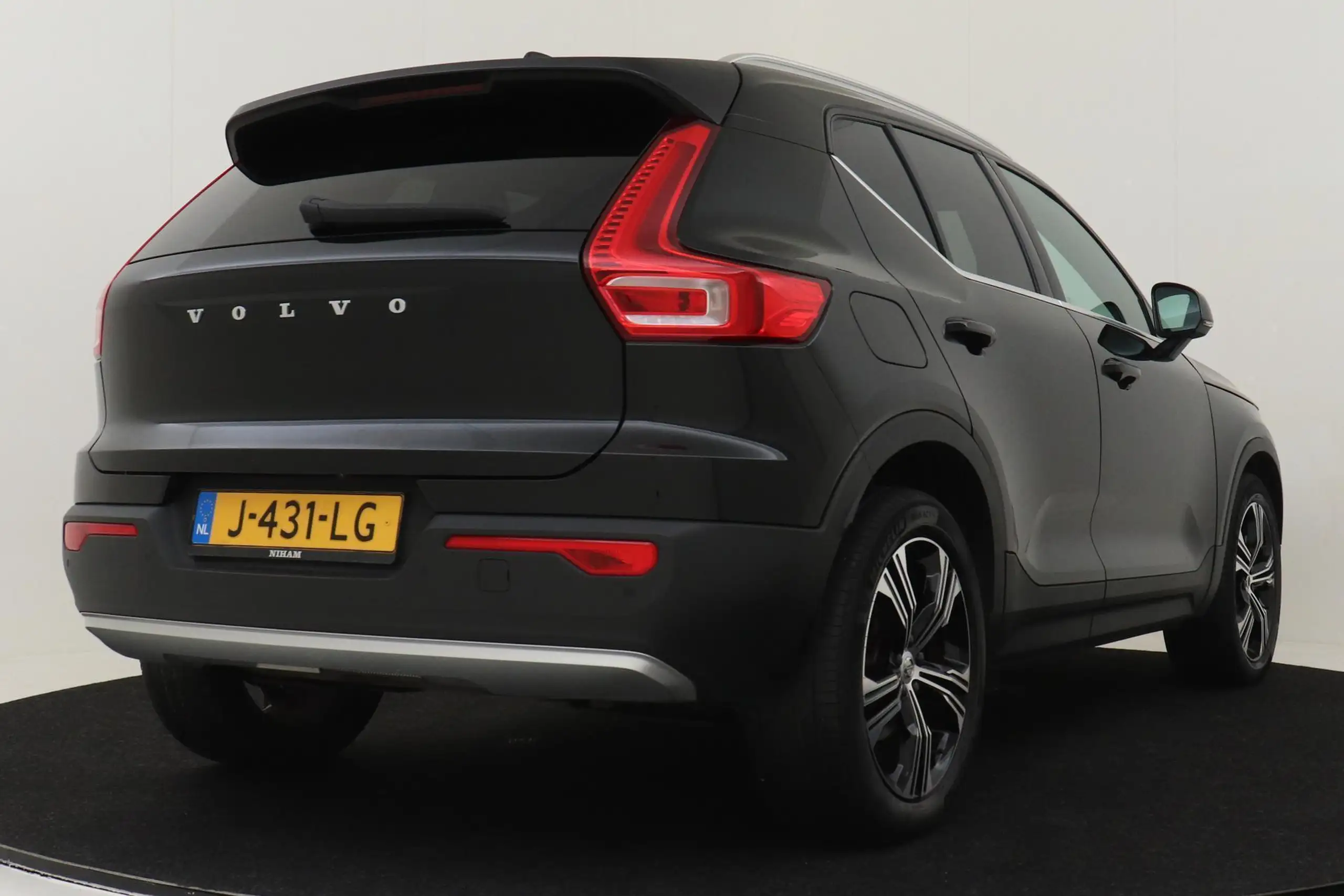 Volvo - XC40