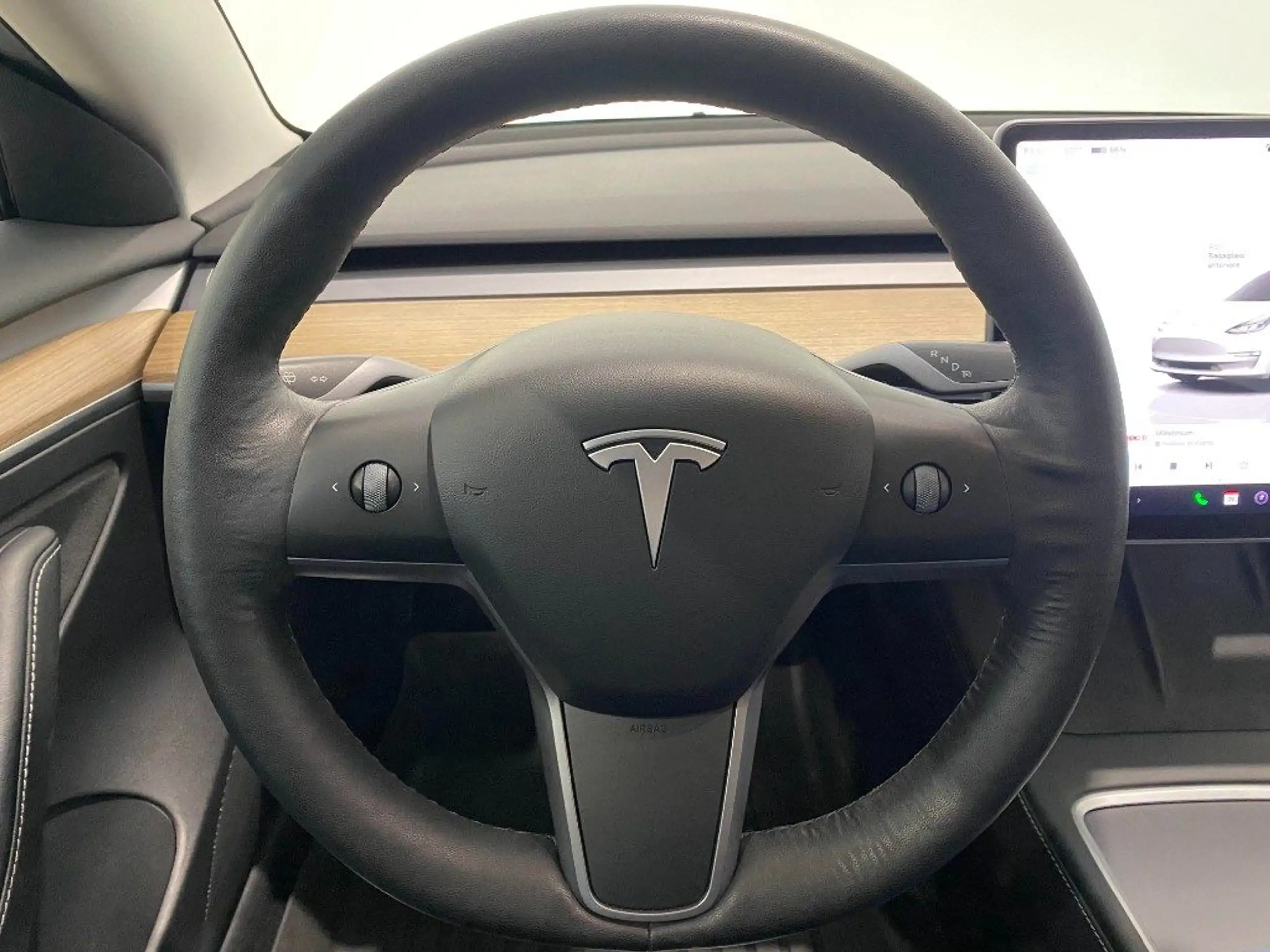 Tesla - Model 3