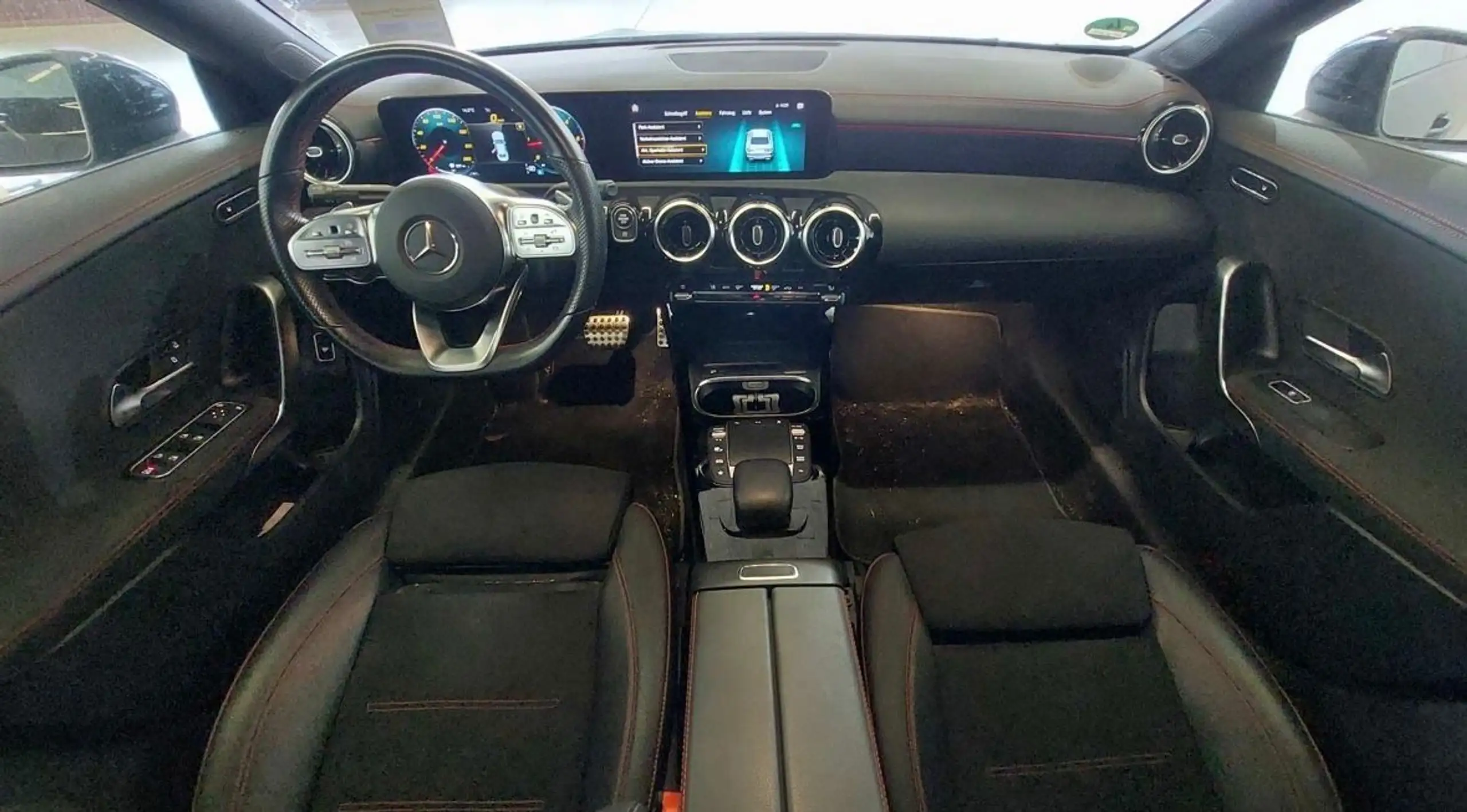 Mercedes-Benz - CLA 220