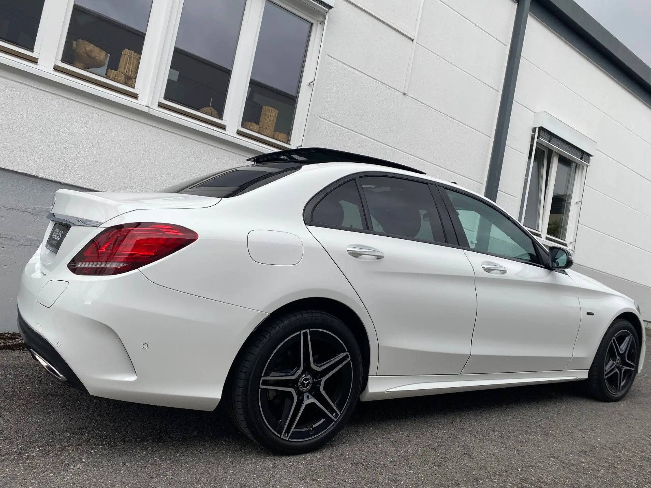 Mercedes-Benz - C 300