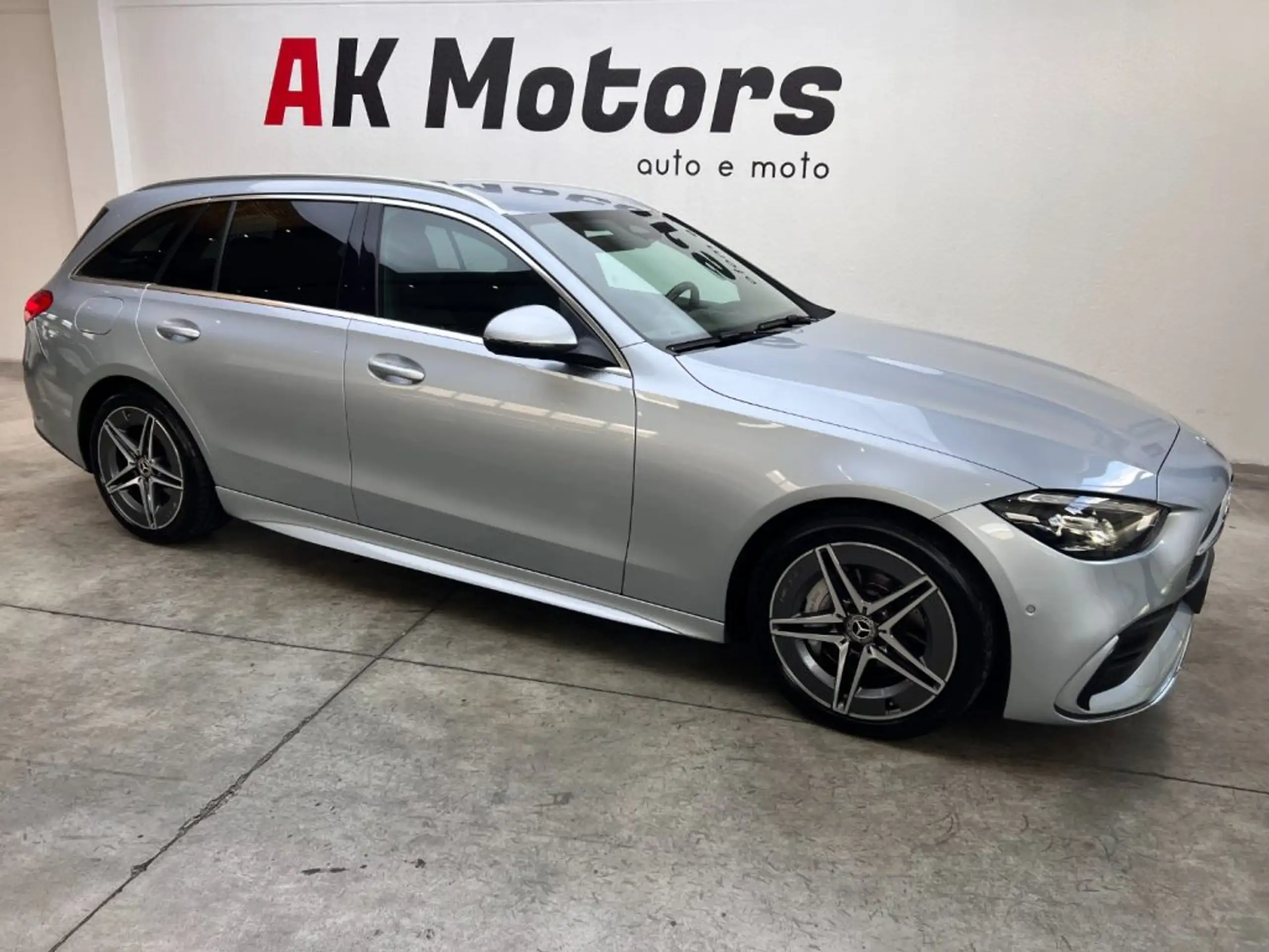 Mercedes-Benz - C 220