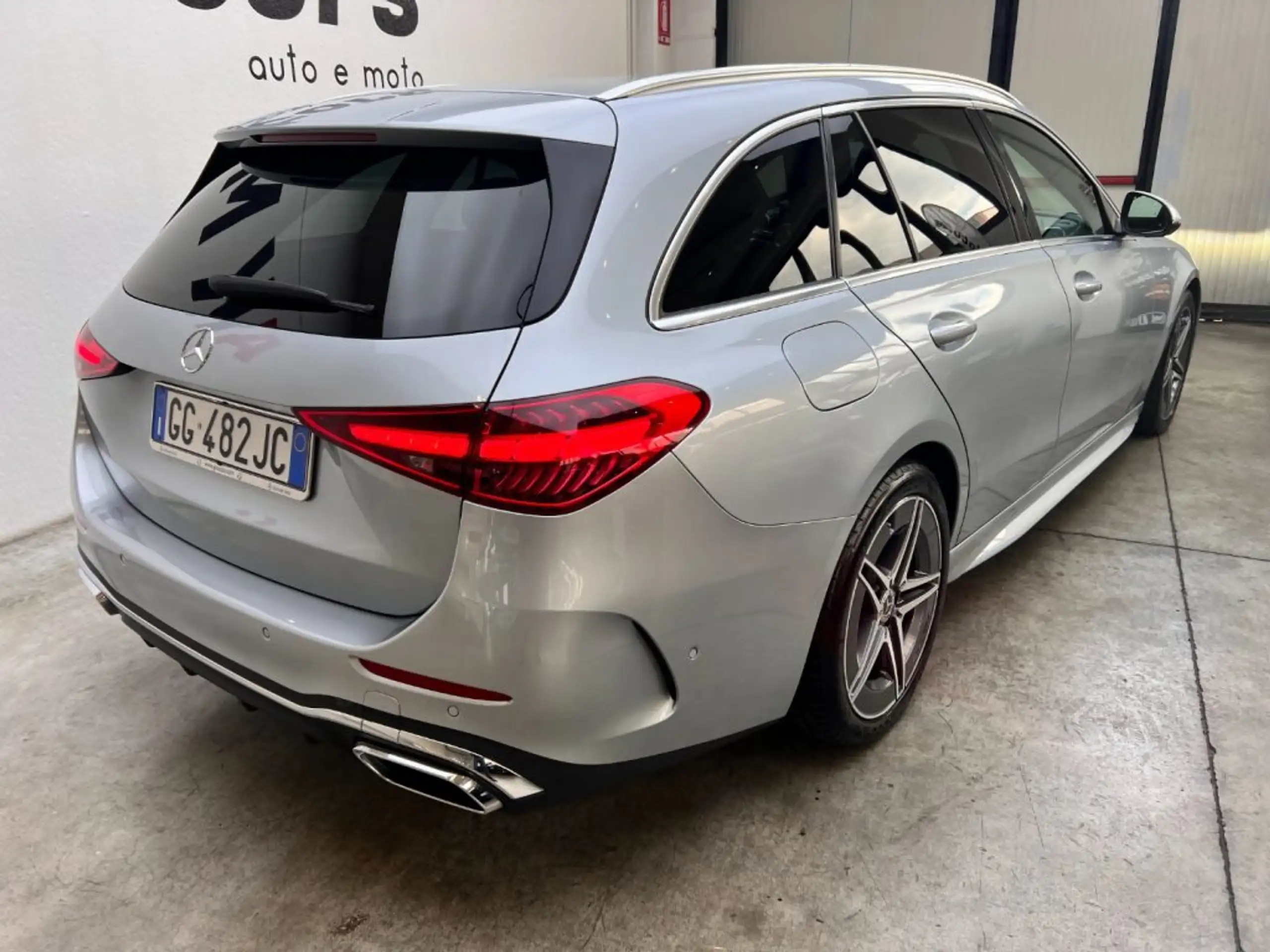 Mercedes-Benz - C 220