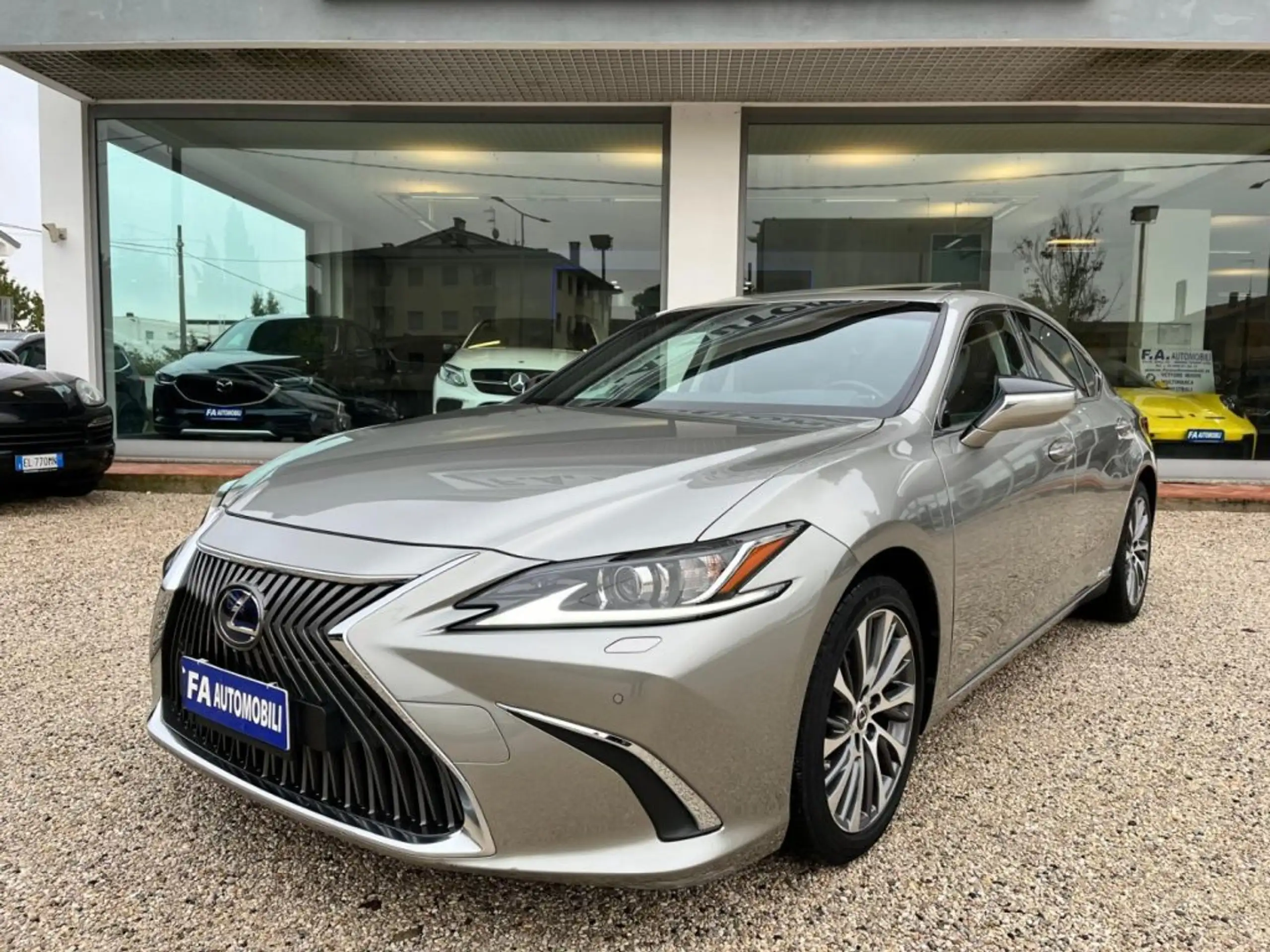 Lexus - ES 300