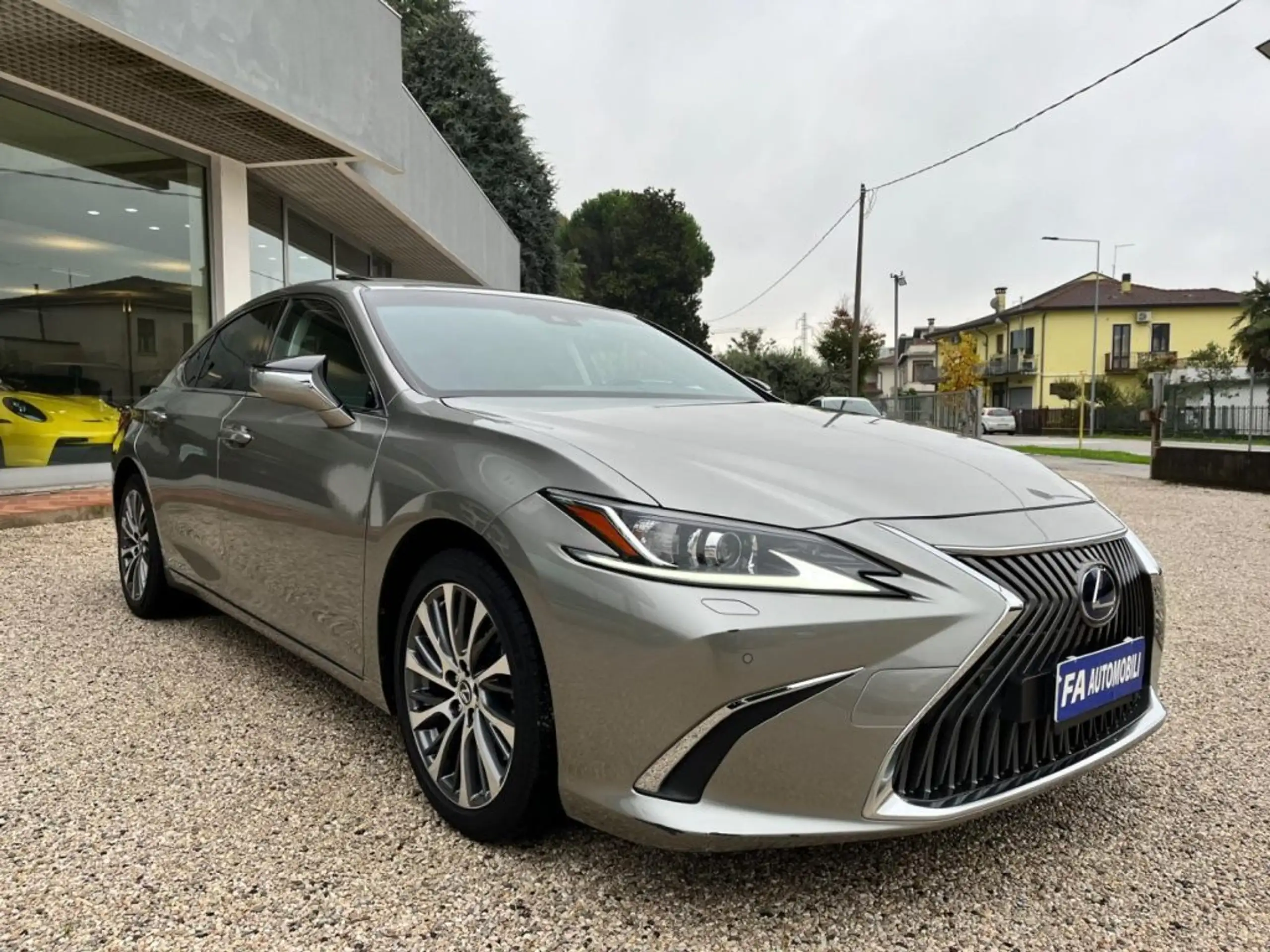 Lexus - ES 300