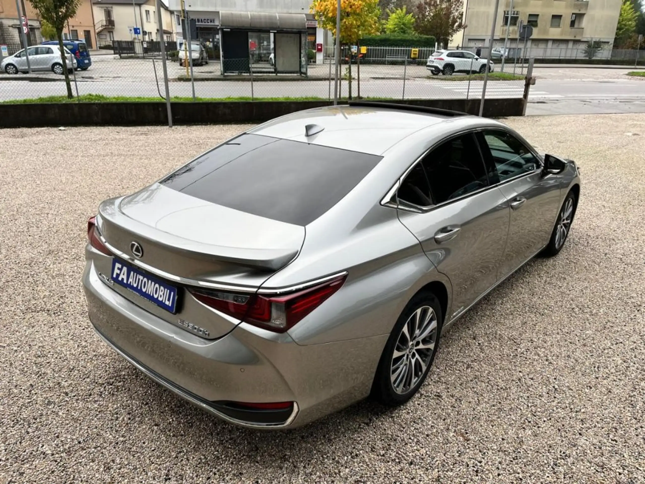 Lexus - ES 300