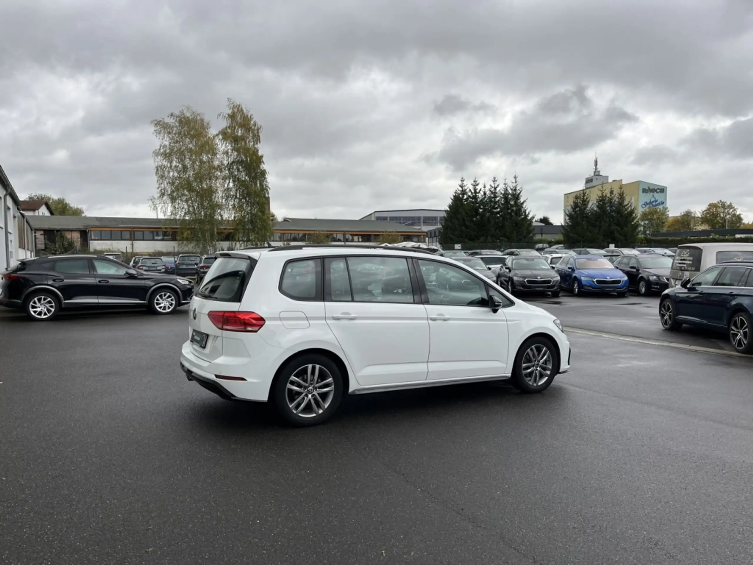 Volkswagen - Touran