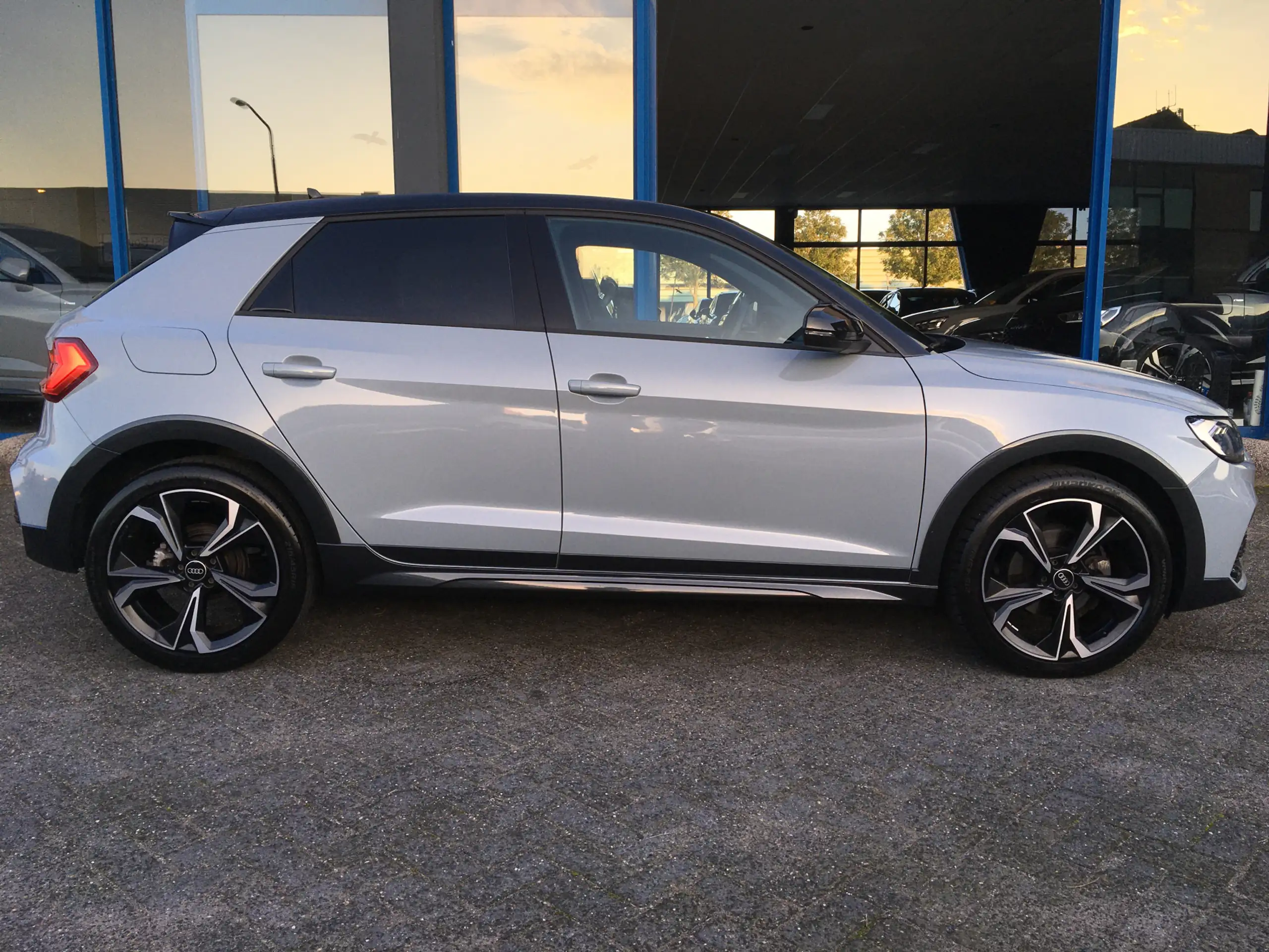 Audi - A1