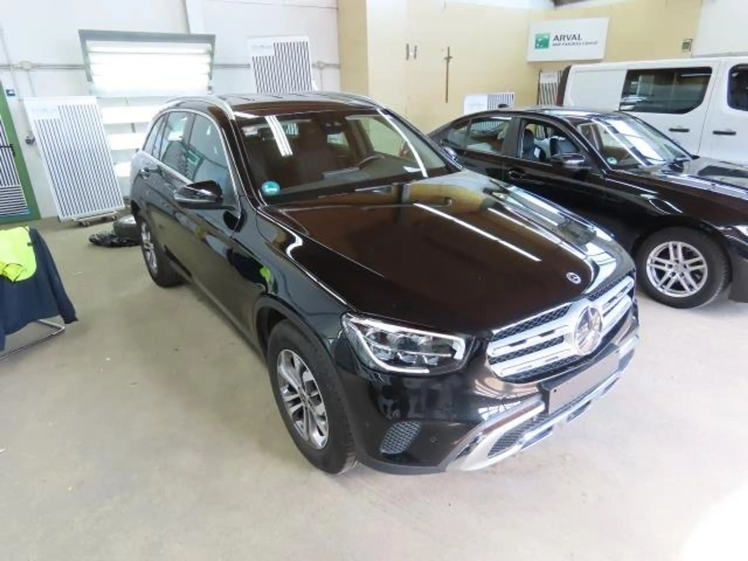 Mercedes-Benz - GLC 220