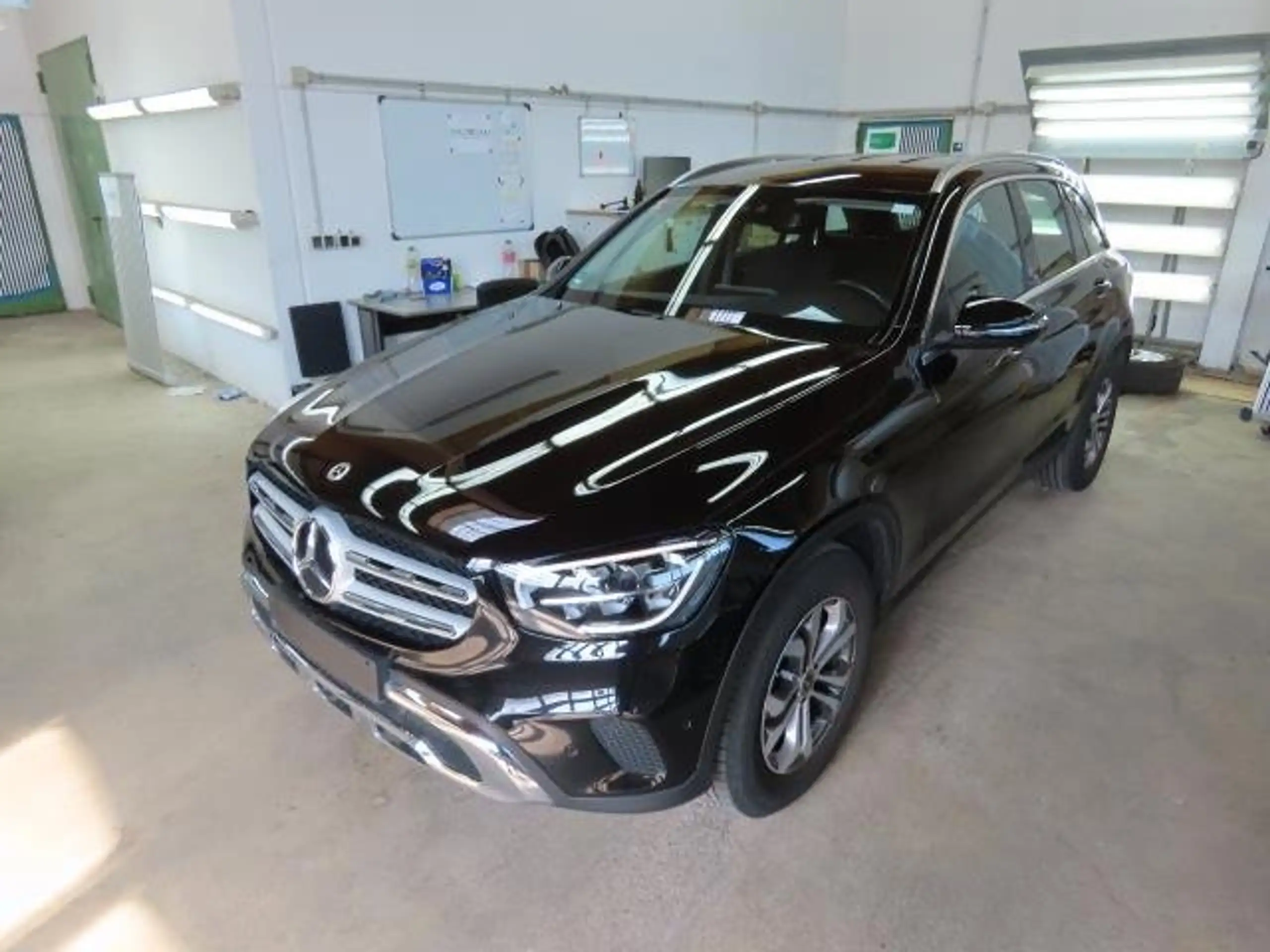 Mercedes-Benz - GLC 220