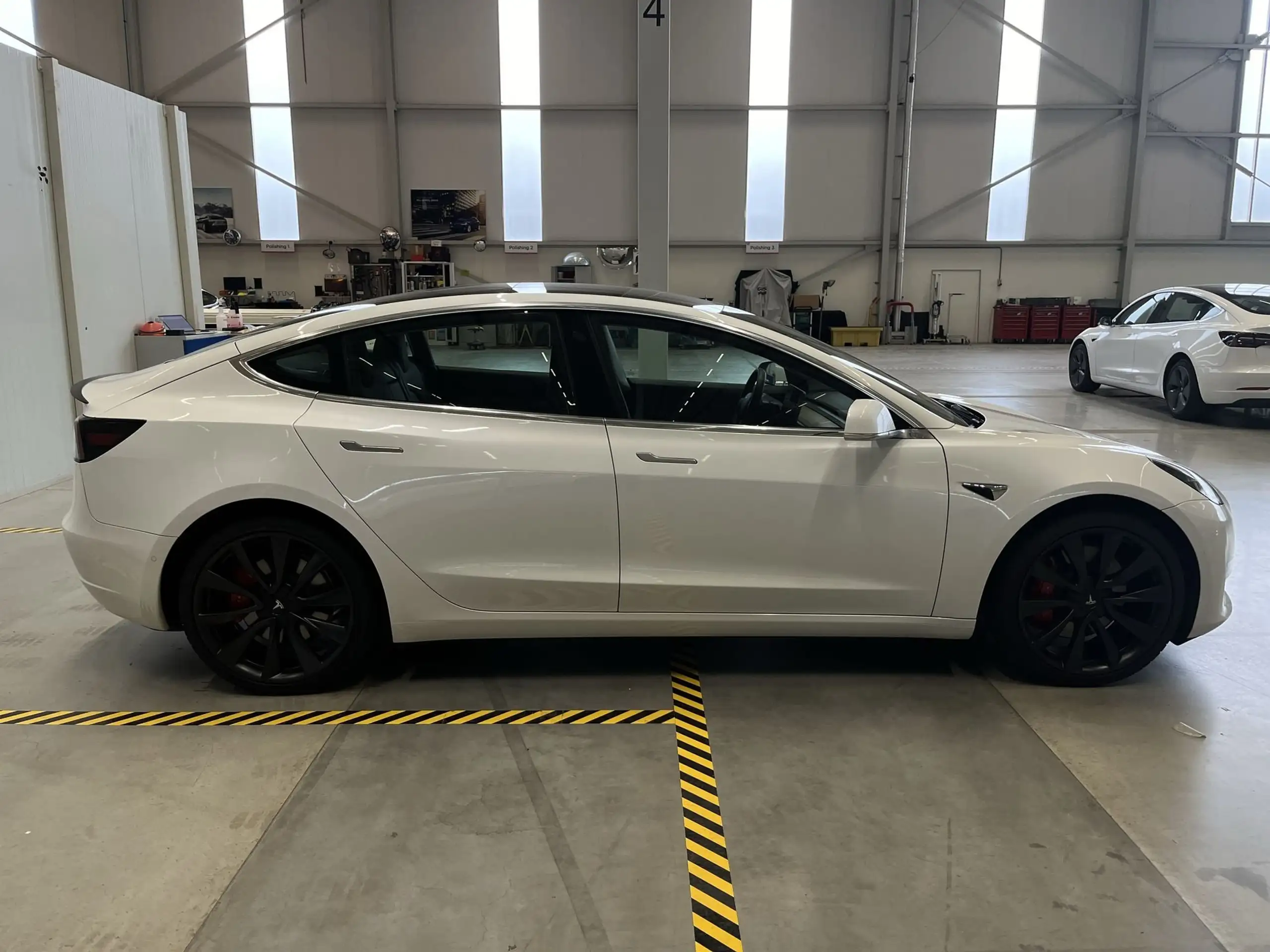 Tesla - Model 3