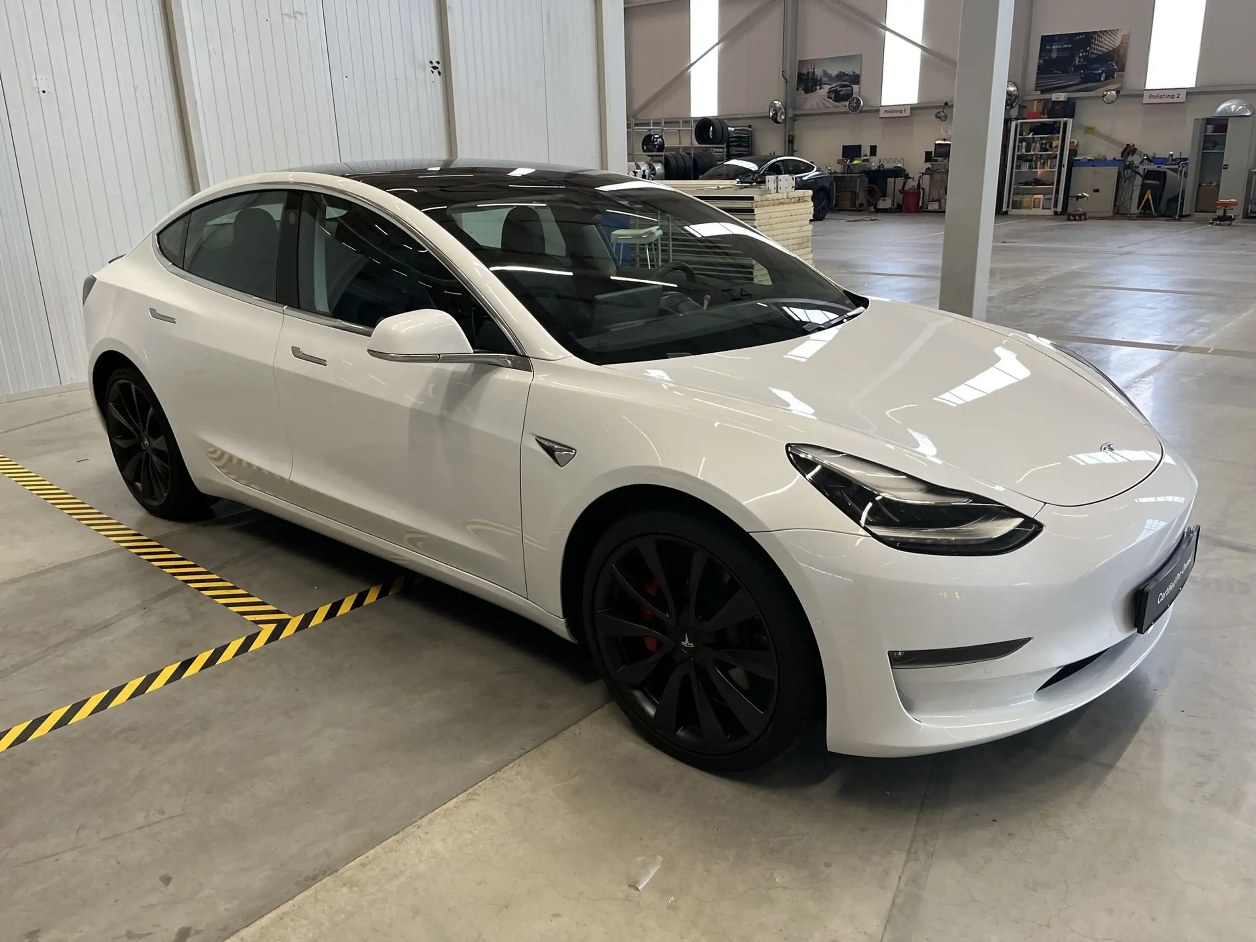 Tesla - Model 3