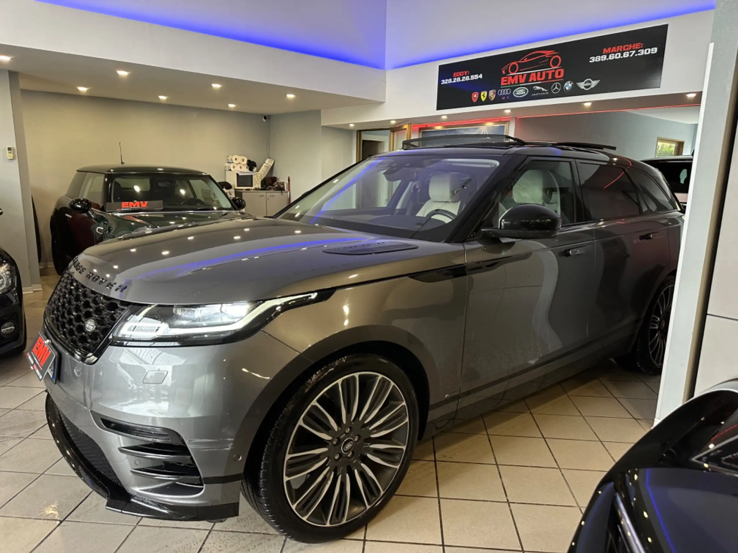 Land Rover - Range Rover Velar