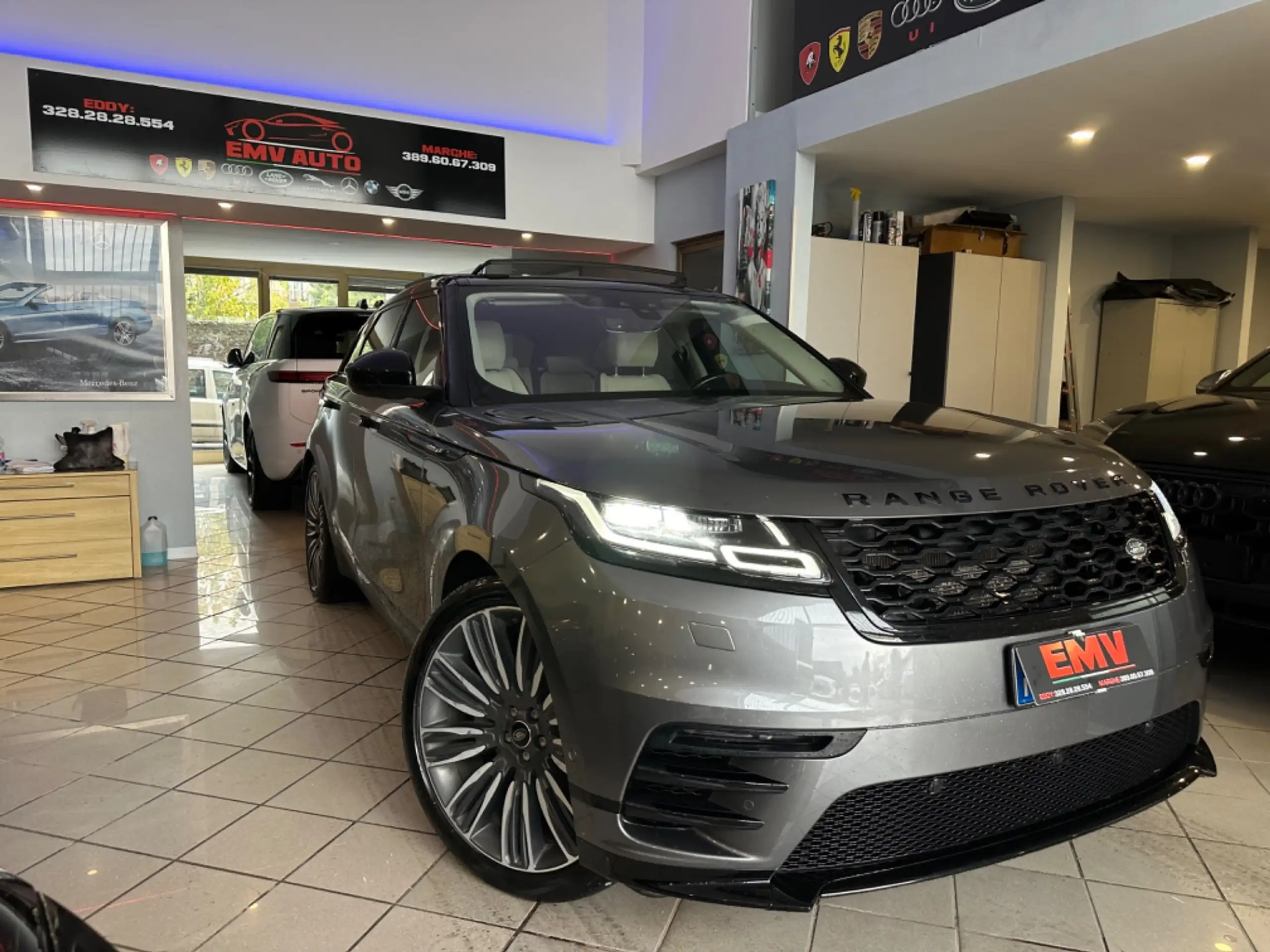 Land Rover - Range Rover Velar