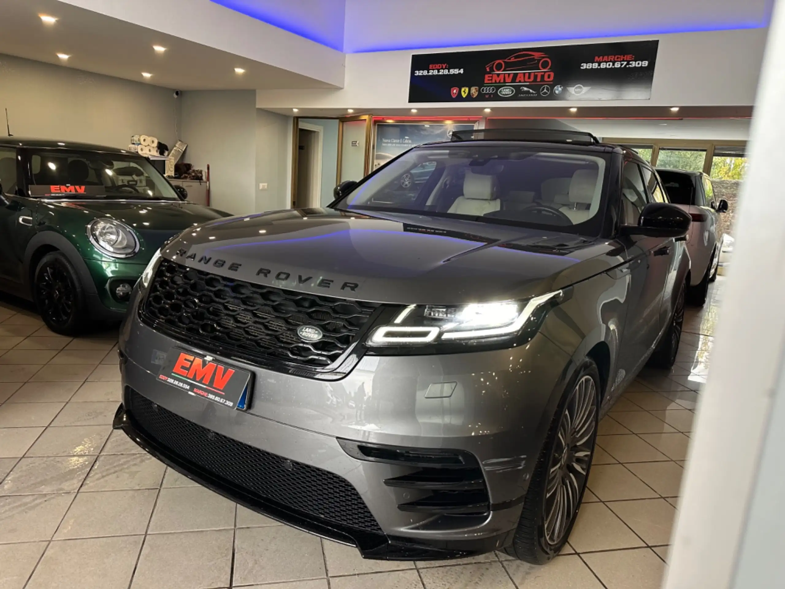 Land Rover - Range Rover Velar