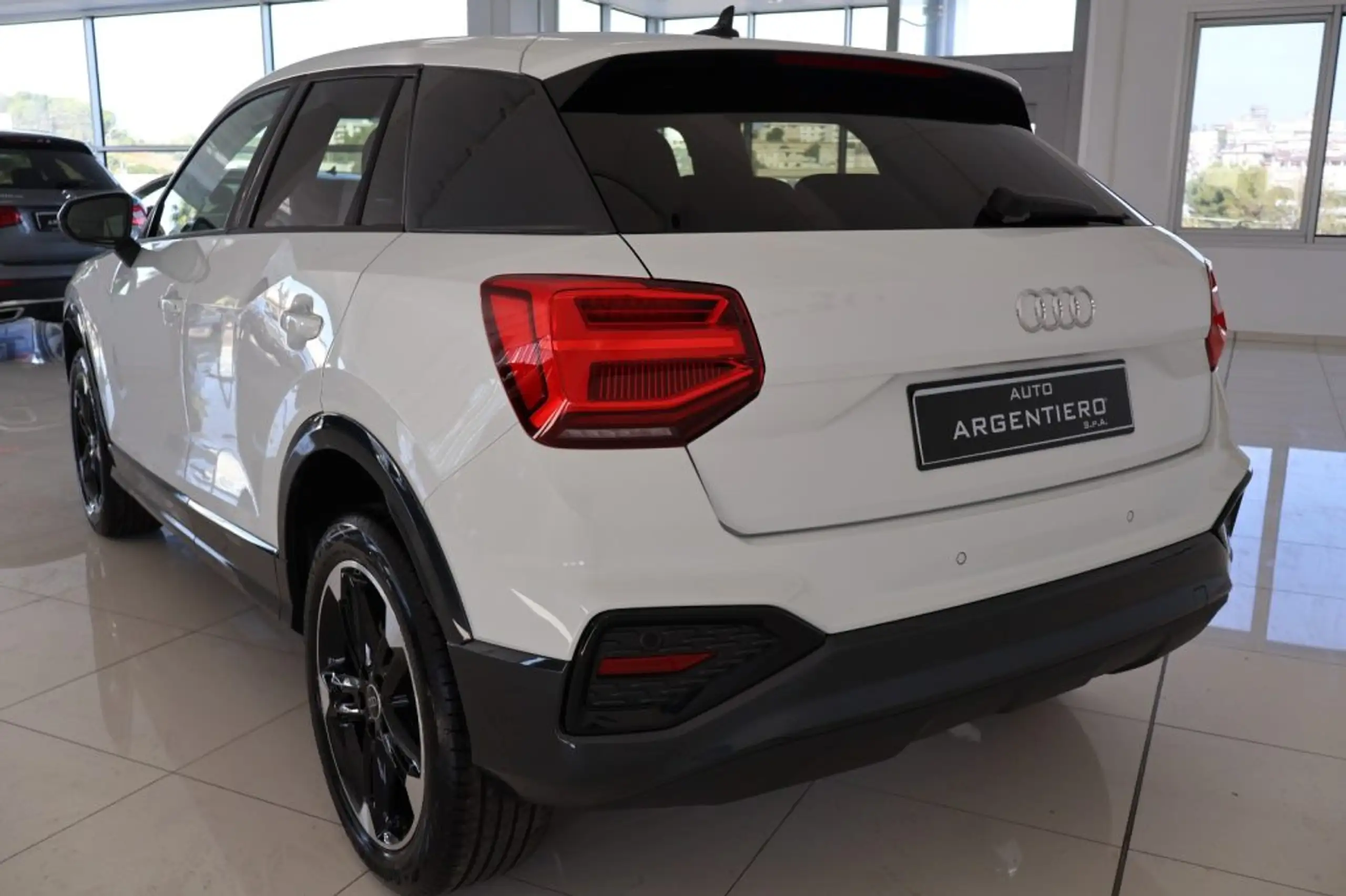 Audi - Q2