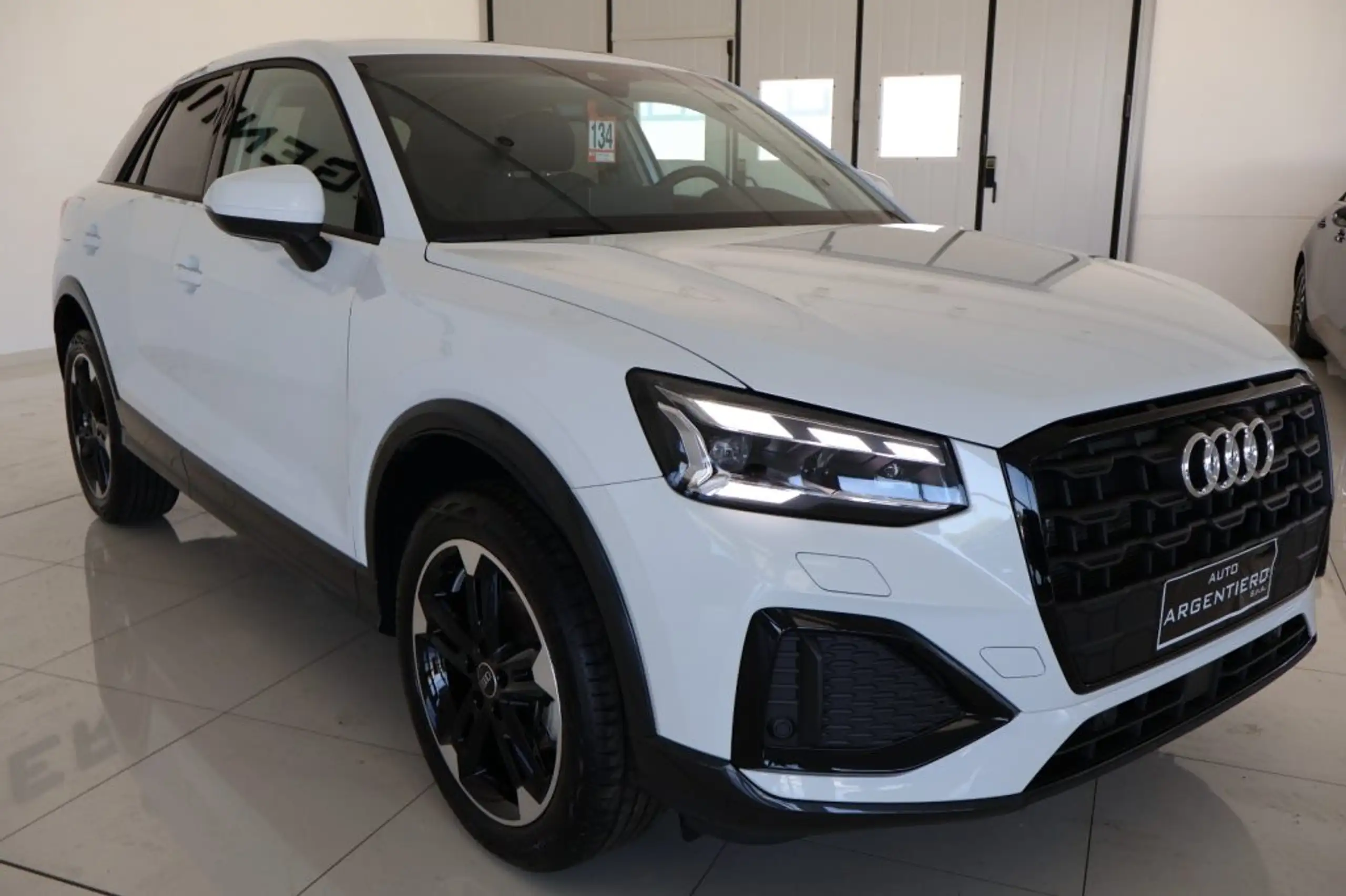 Audi - Q2