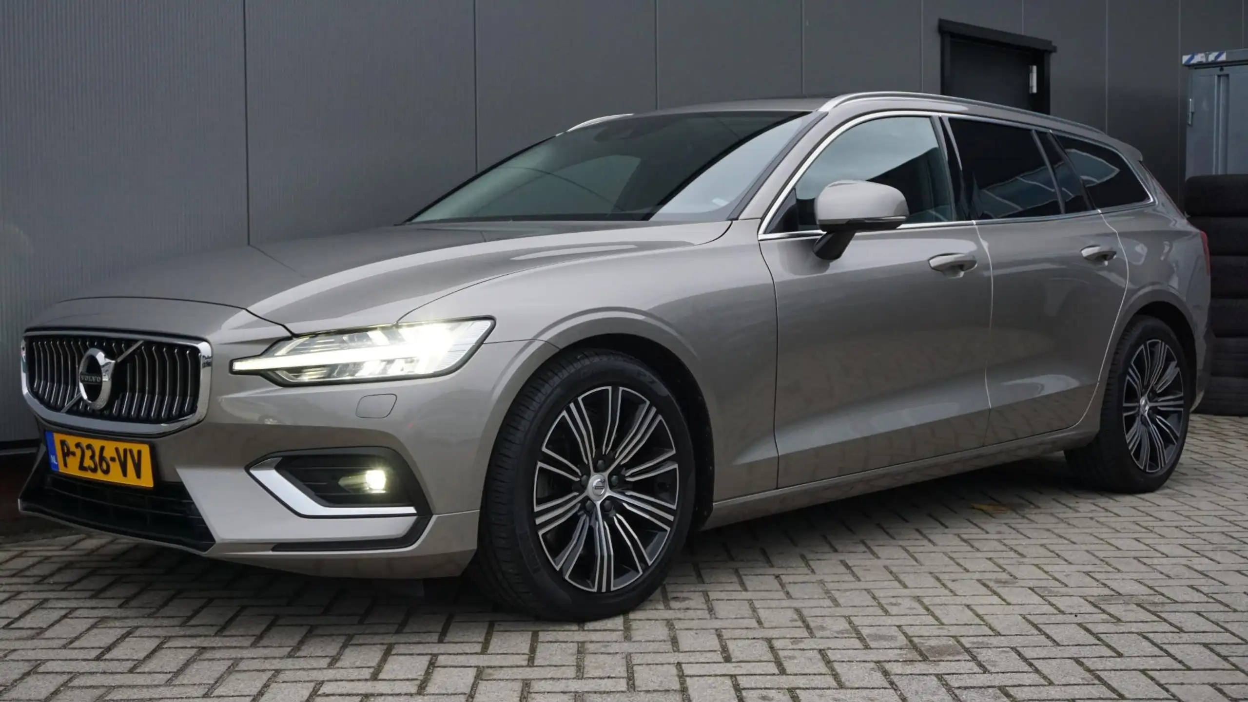 Volvo - V60