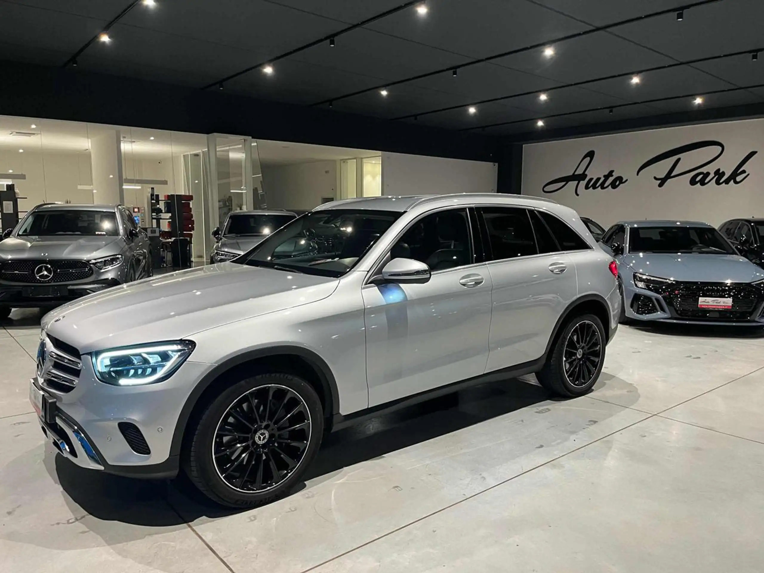 Mercedes-Benz - GLC 200