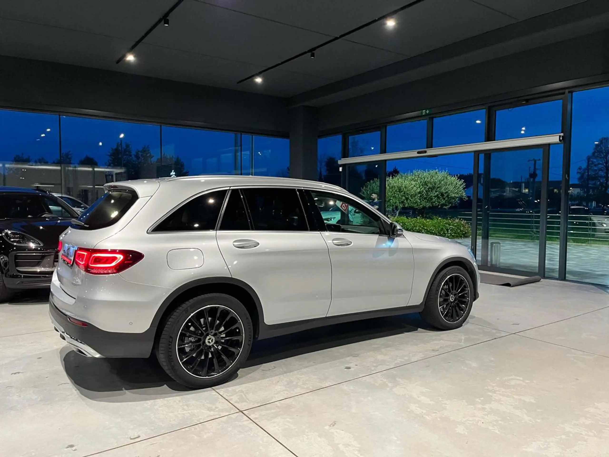 Mercedes-Benz - GLC 200