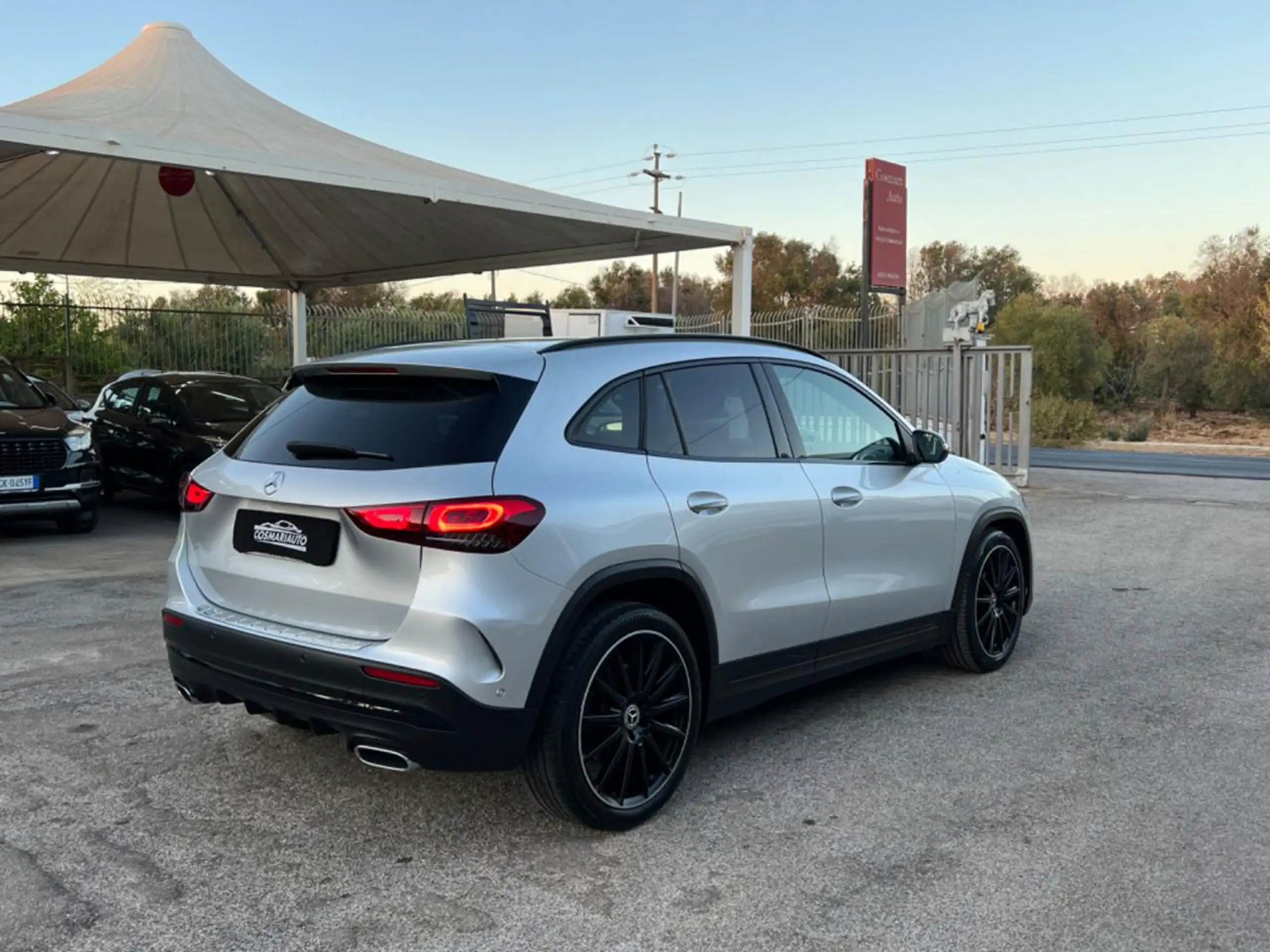 Mercedes-Benz - GLA 220