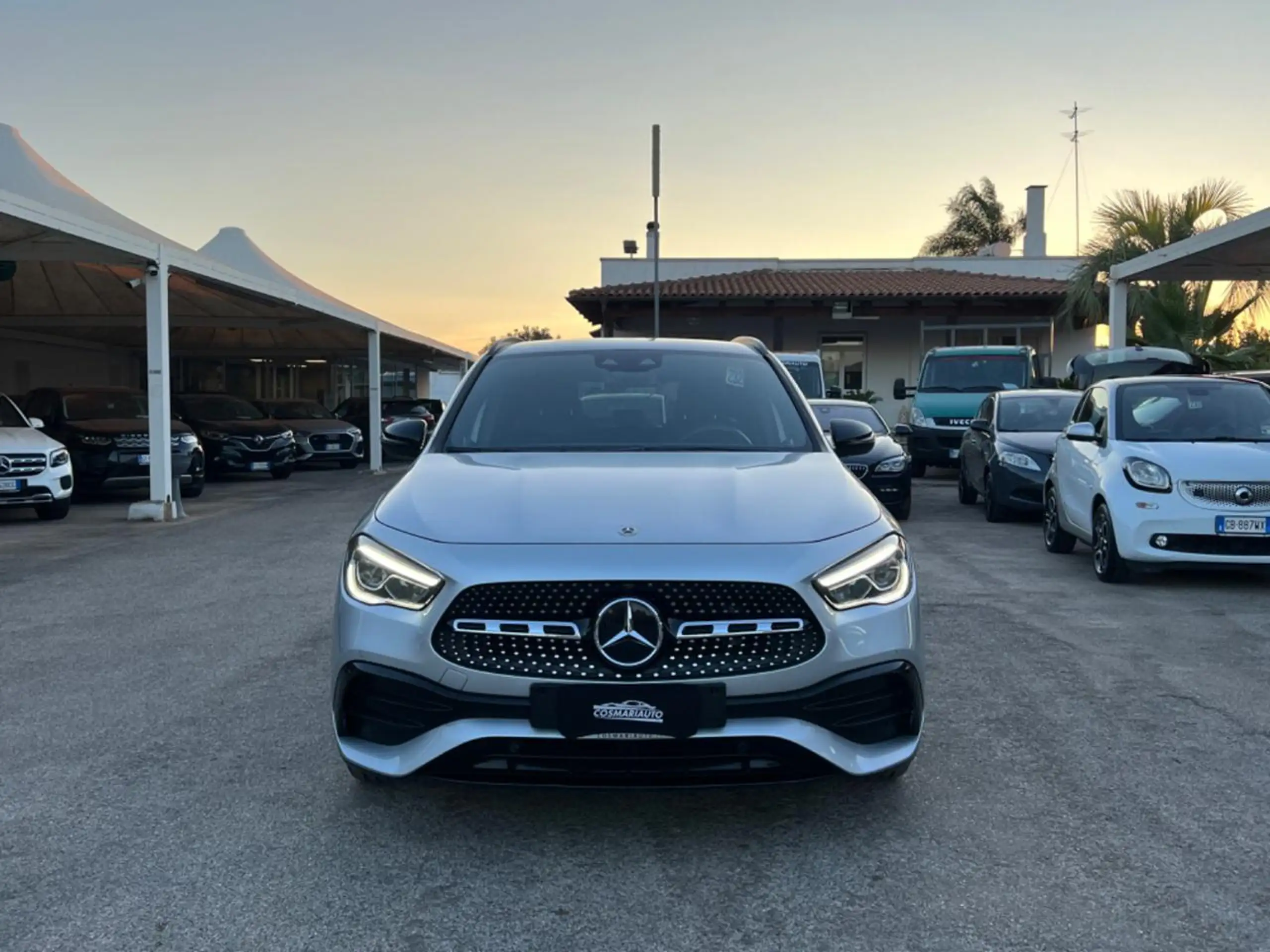 Mercedes-Benz - GLA 220