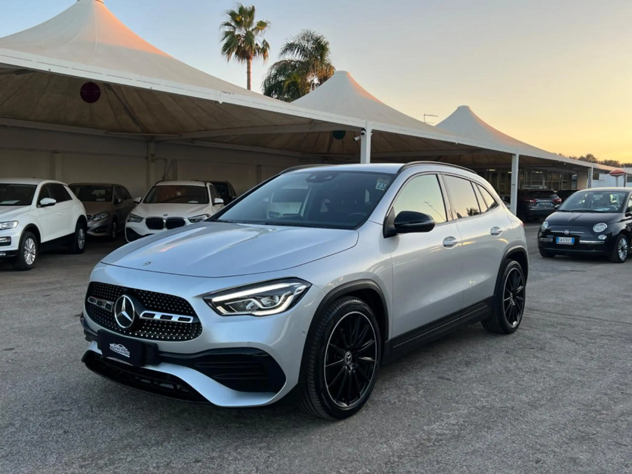 Mercedes-Benz - GLA 220