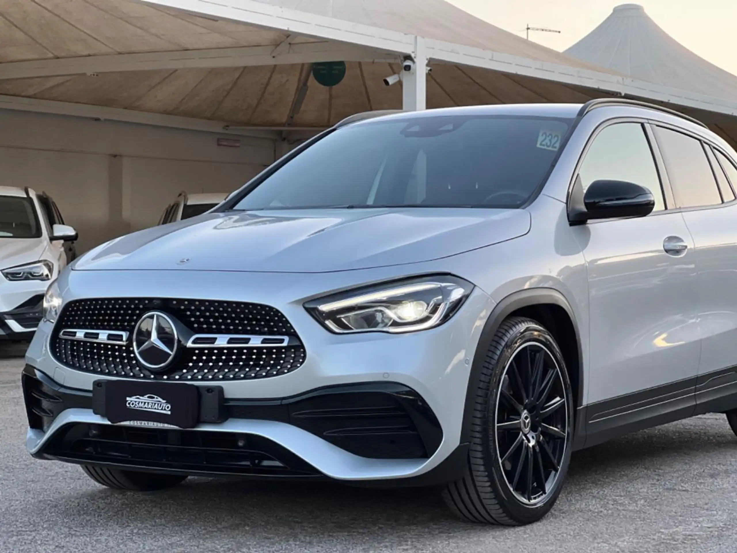 Mercedes-Benz - GLA 220