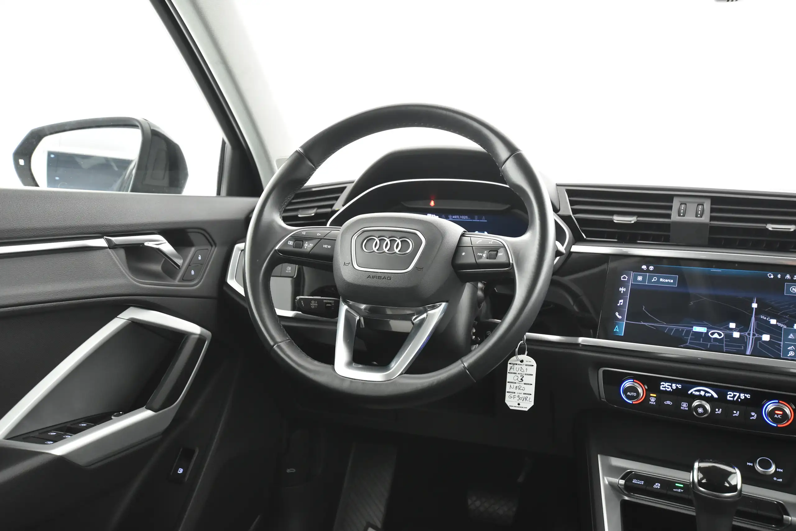 Audi - Q3