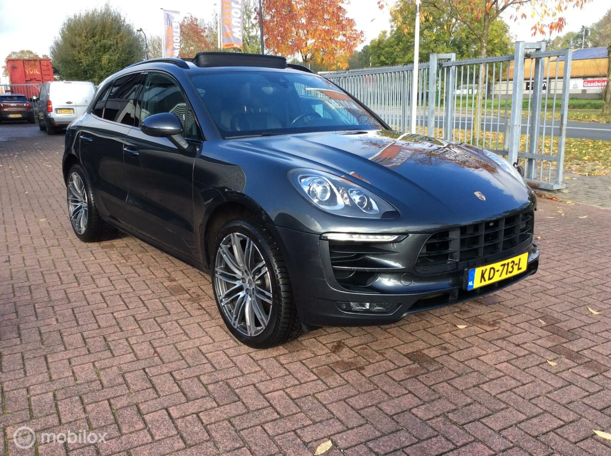 Porsche - Macan