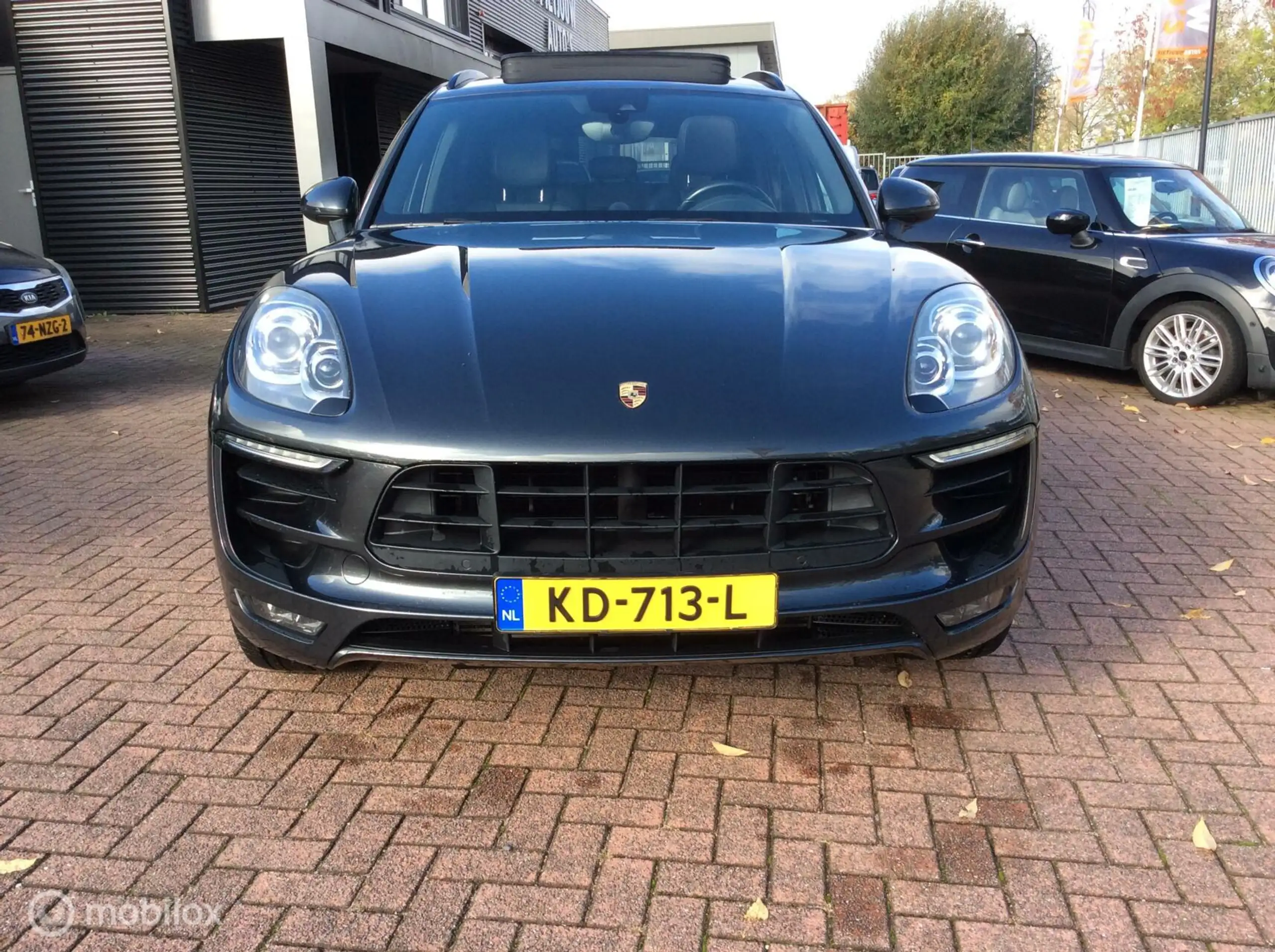 Porsche - Macan