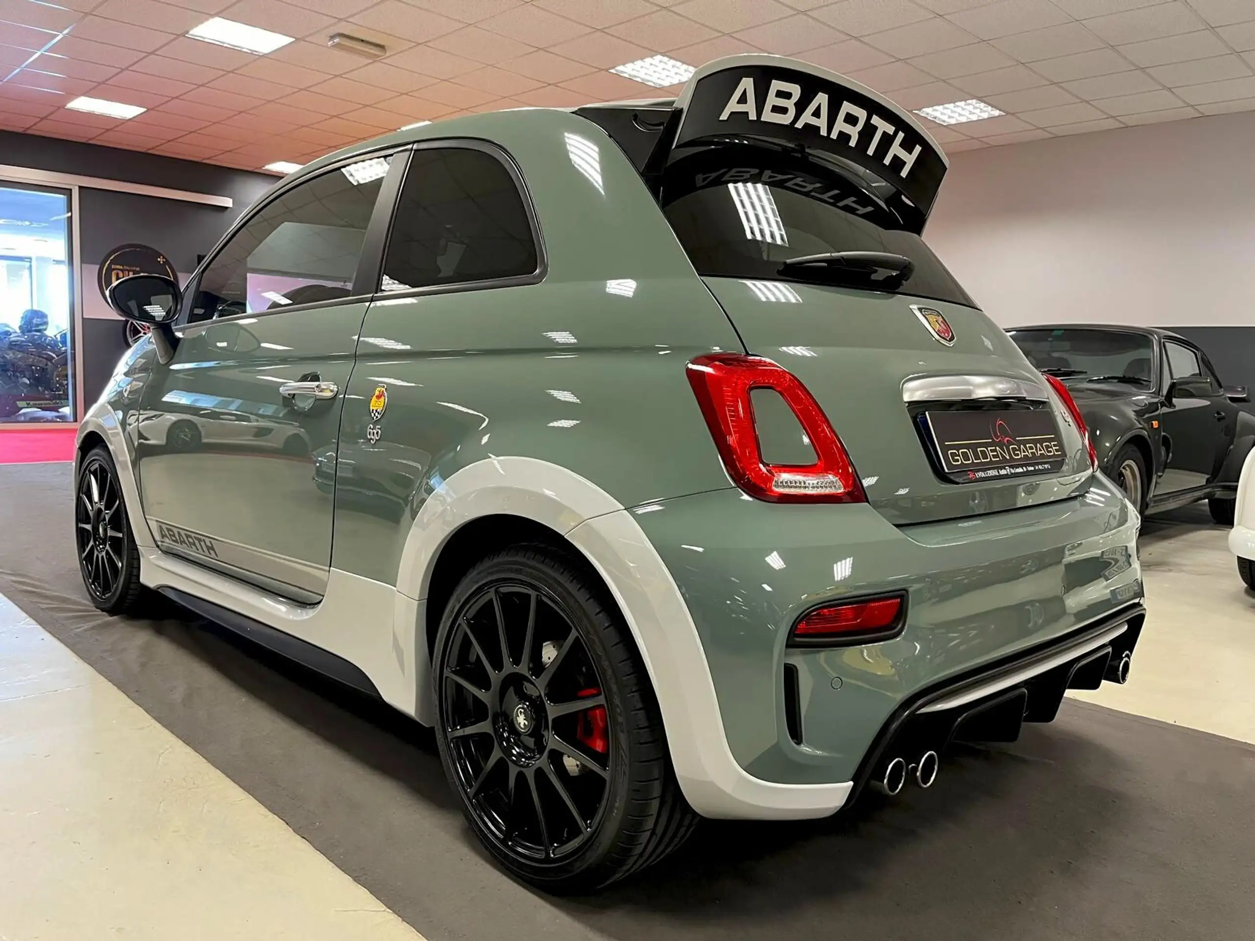 Abarth - 695