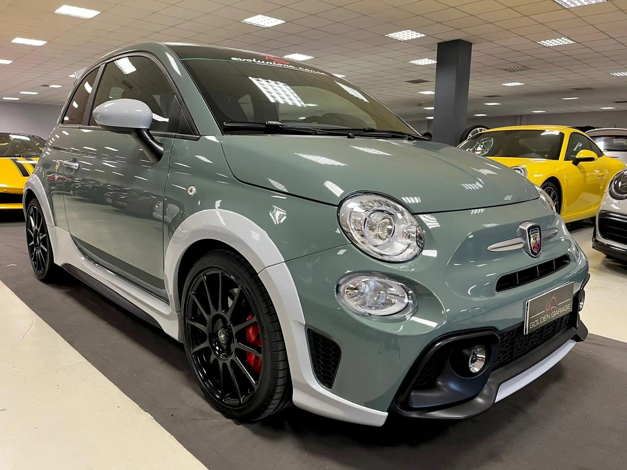 Abarth - 695