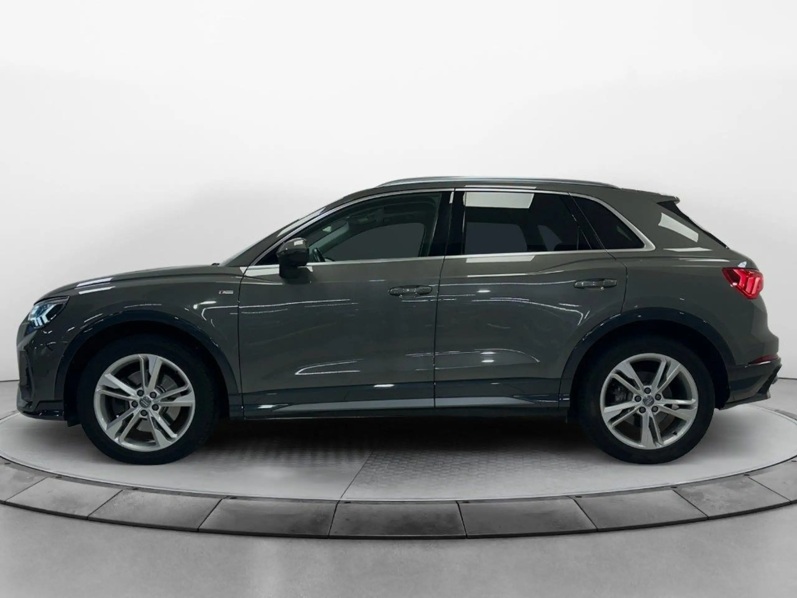 Audi - Q3