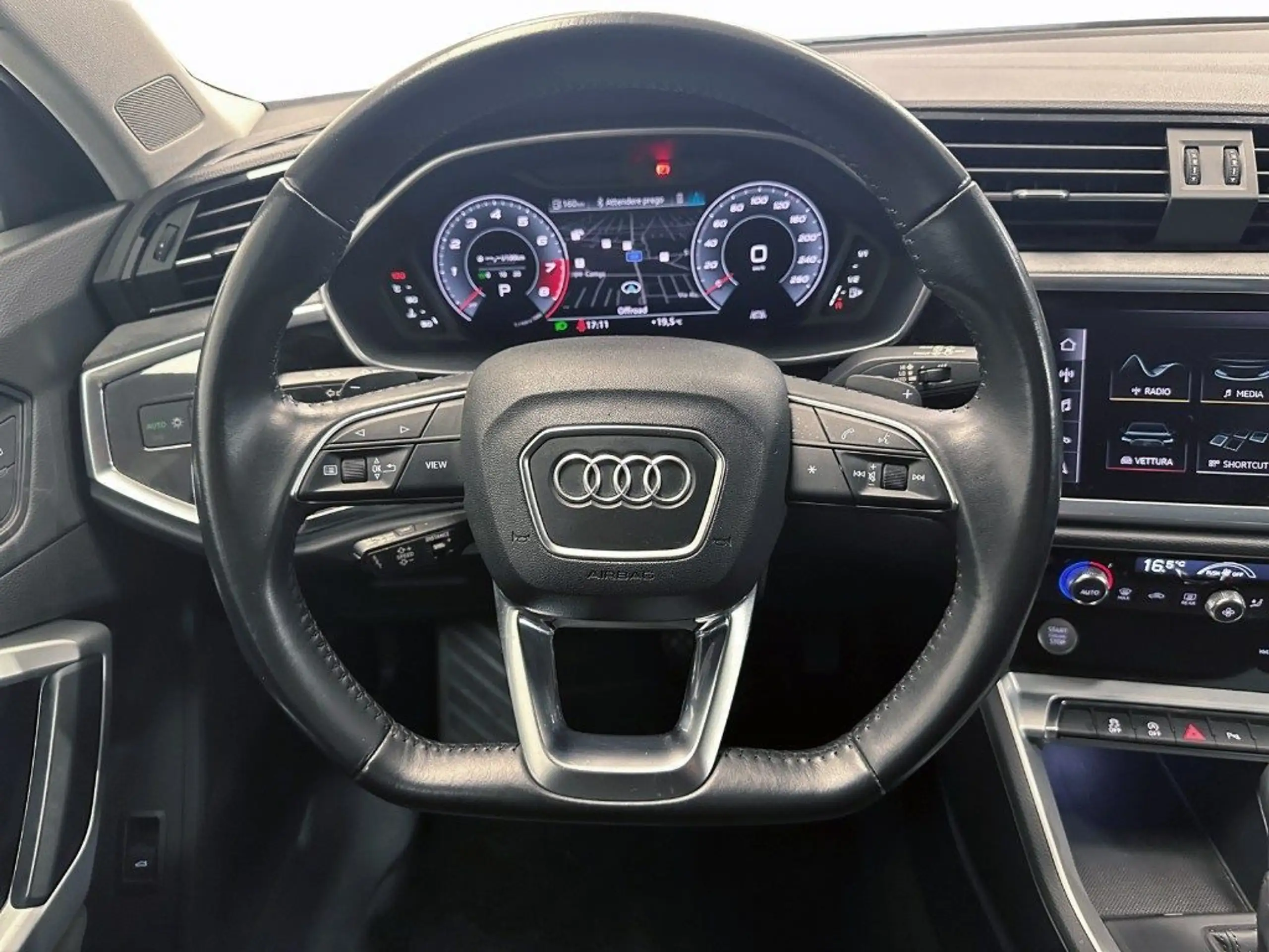 Audi - Q3