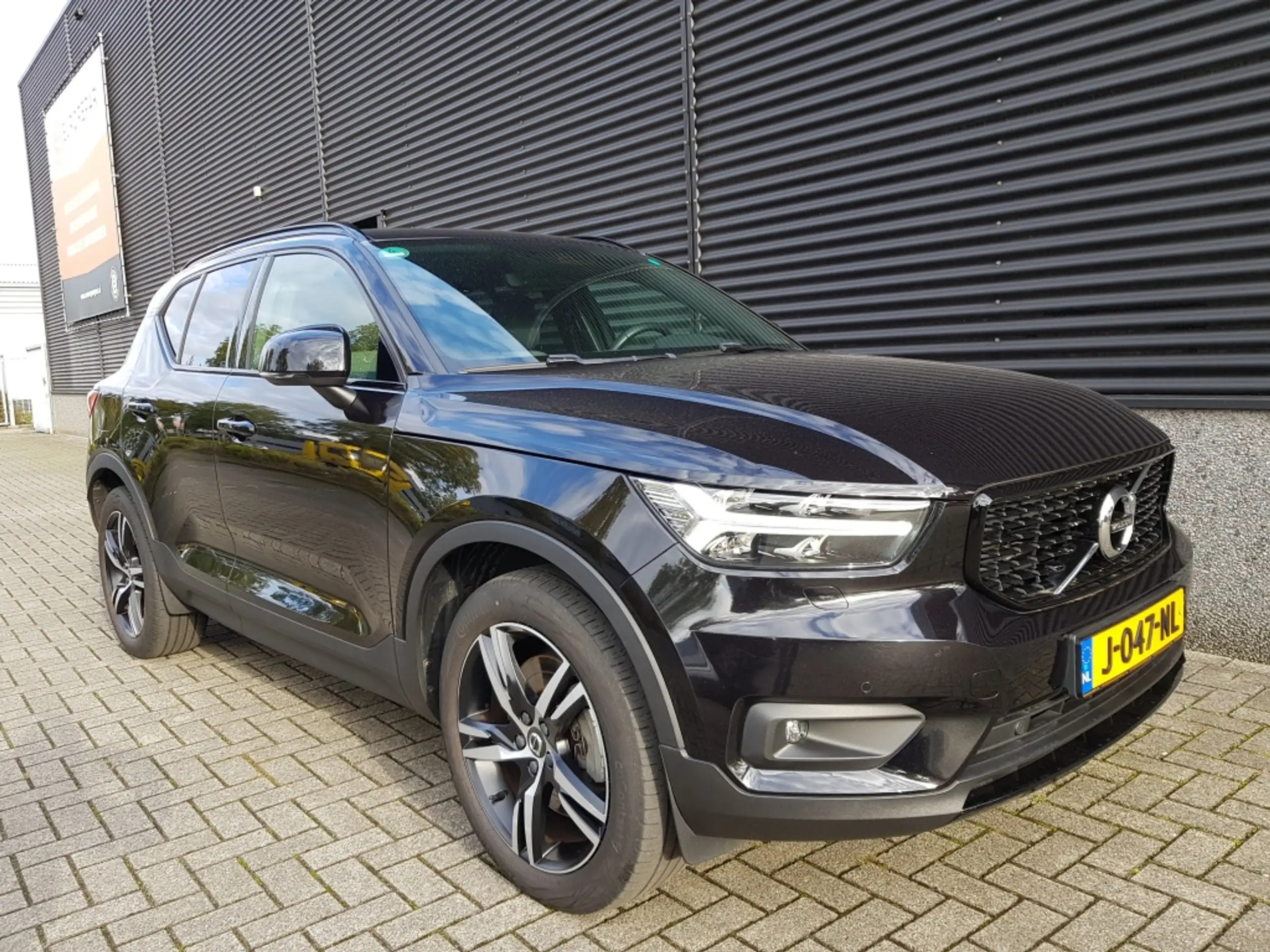 Volvo - XC40