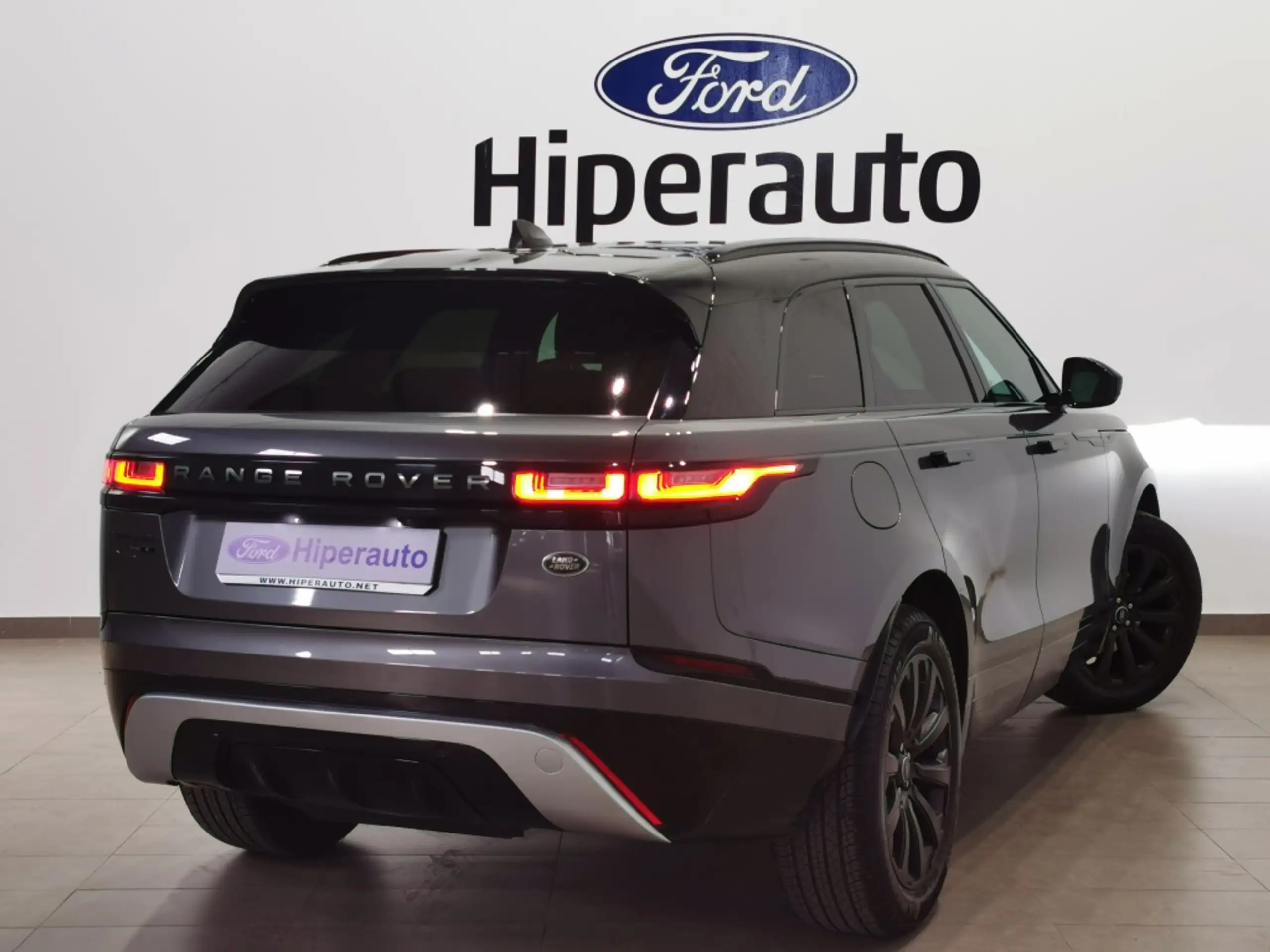 Land Rover - Range Rover Velar