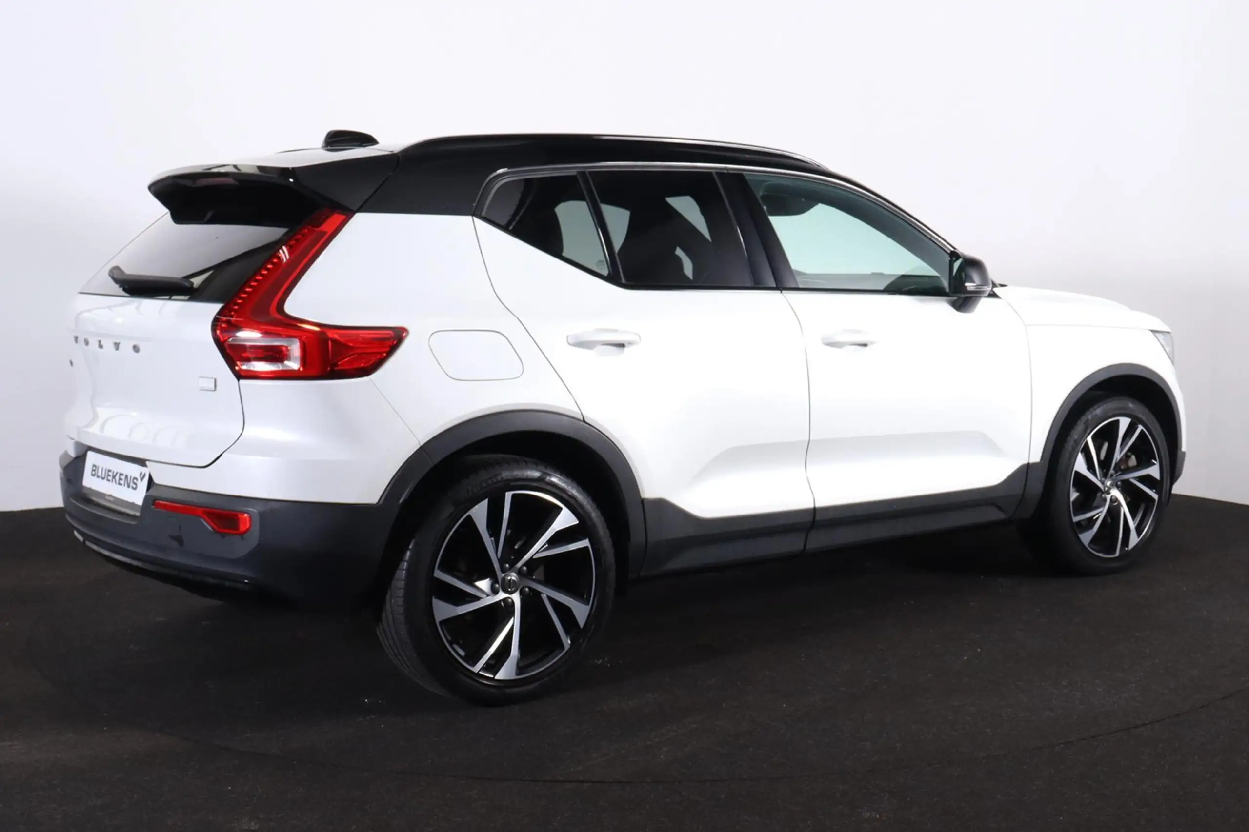 Volvo - XC40