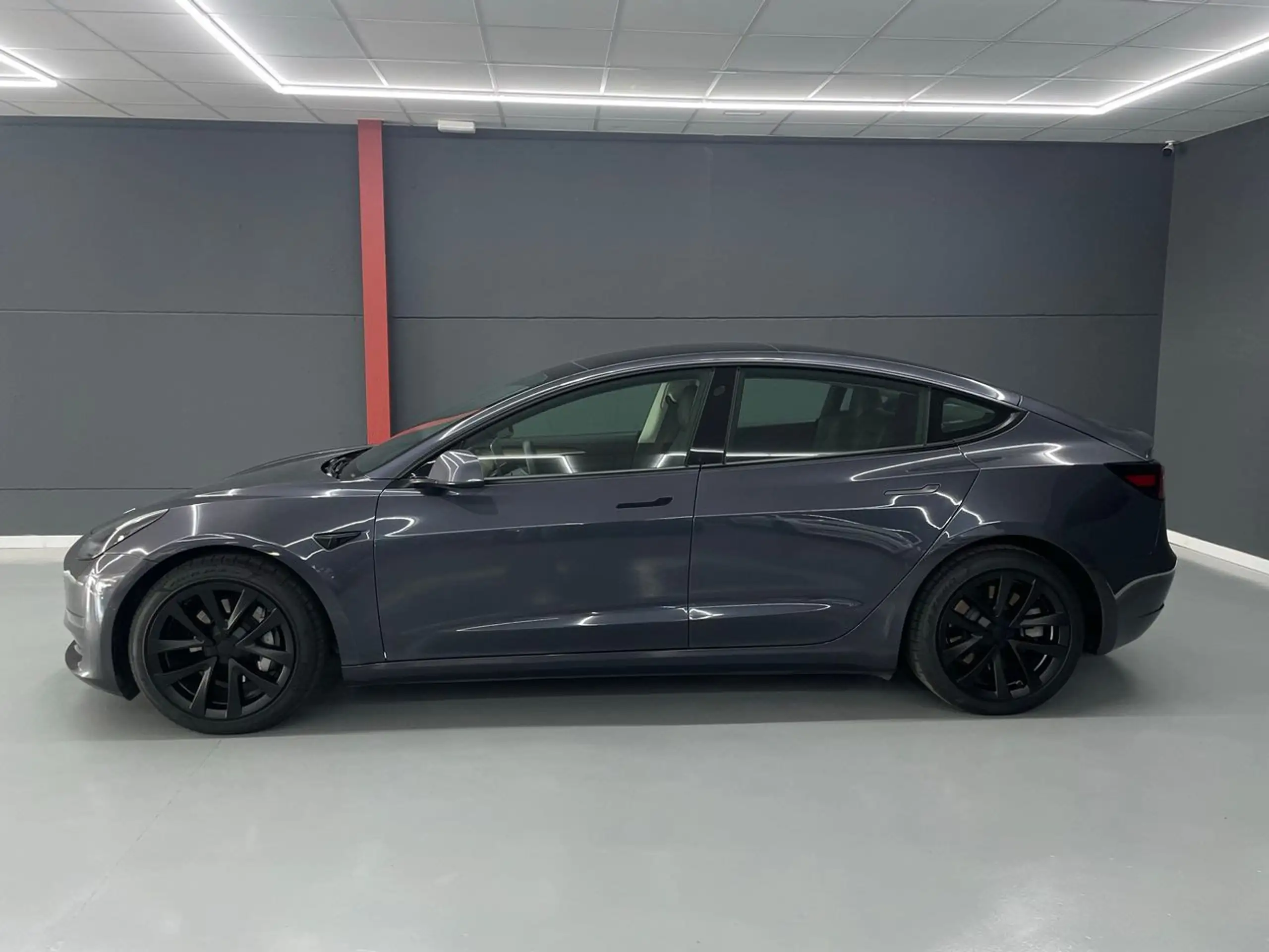 Tesla - Model 3