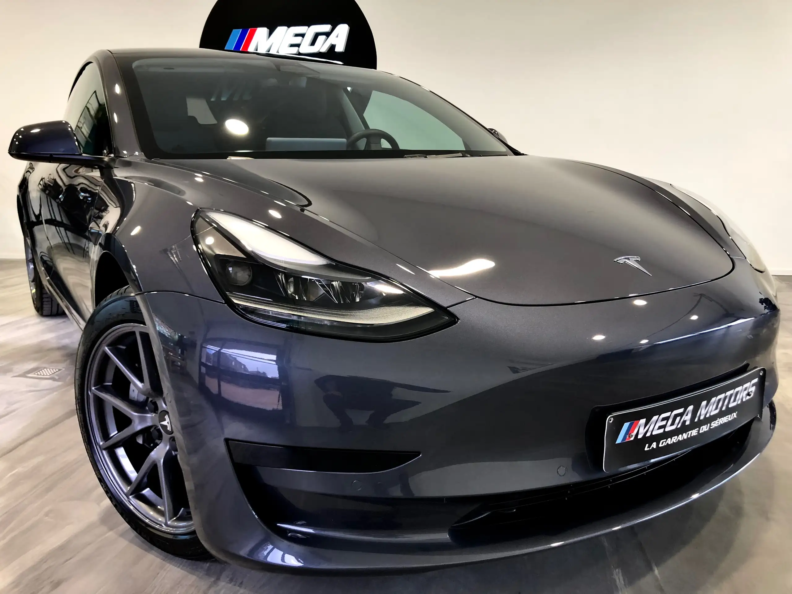 Tesla - Model 3