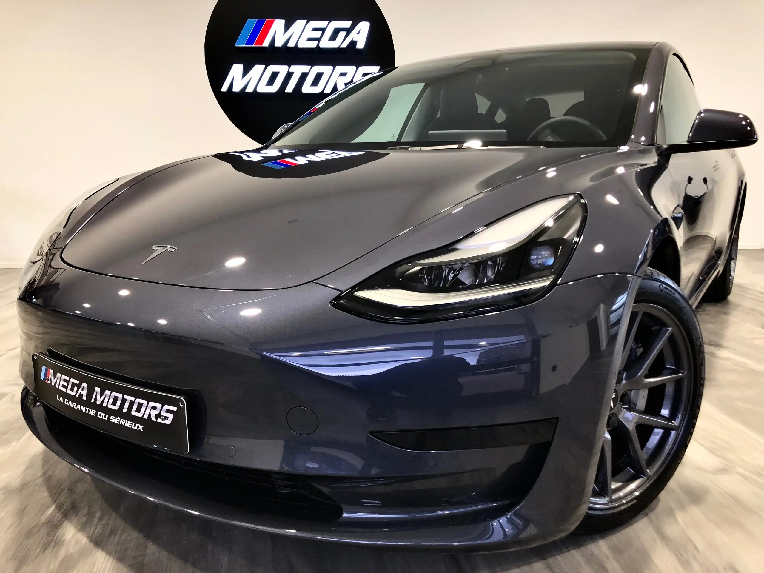 Tesla - Model 3