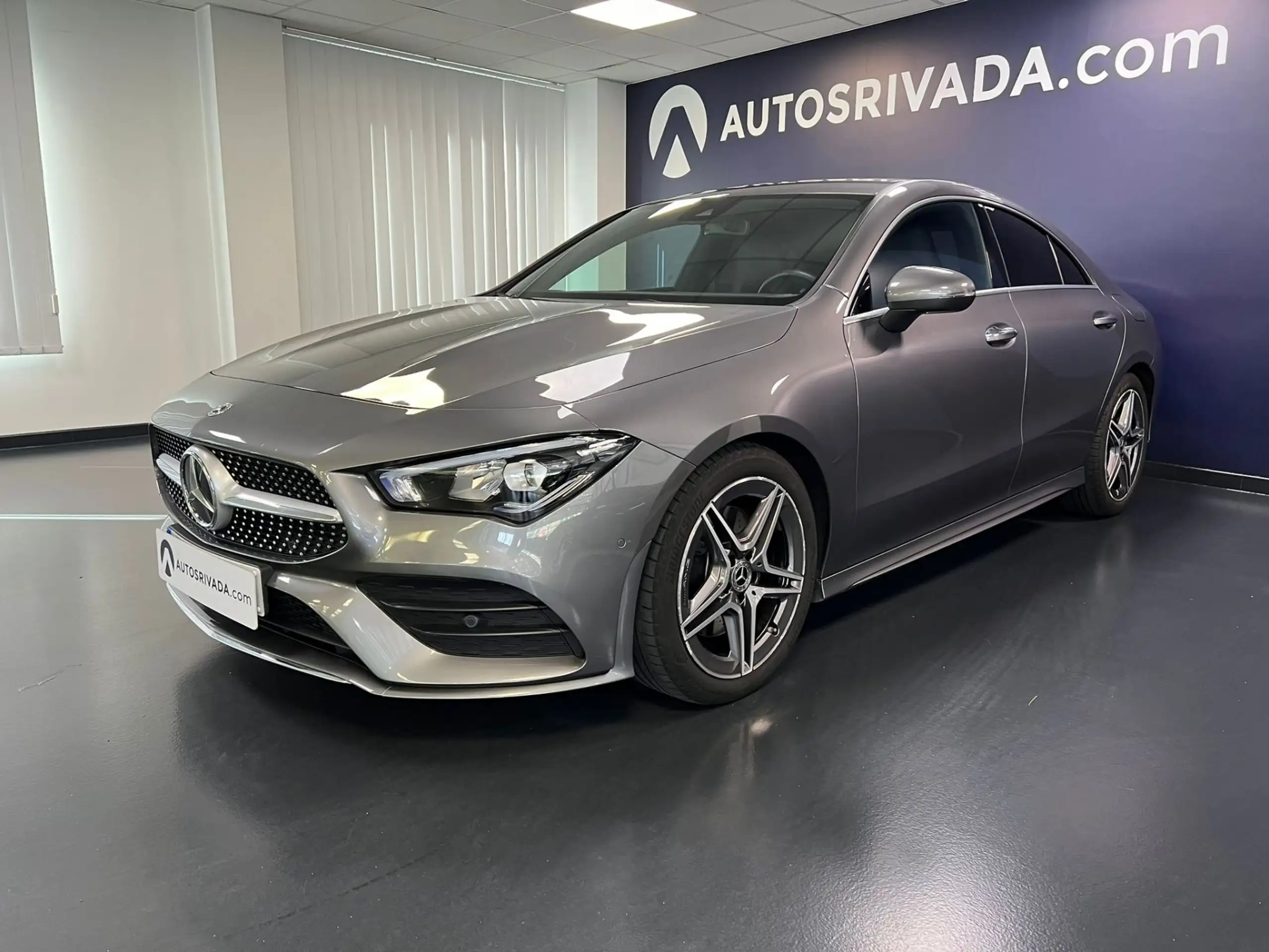 Mercedes-Benz - CLA 200