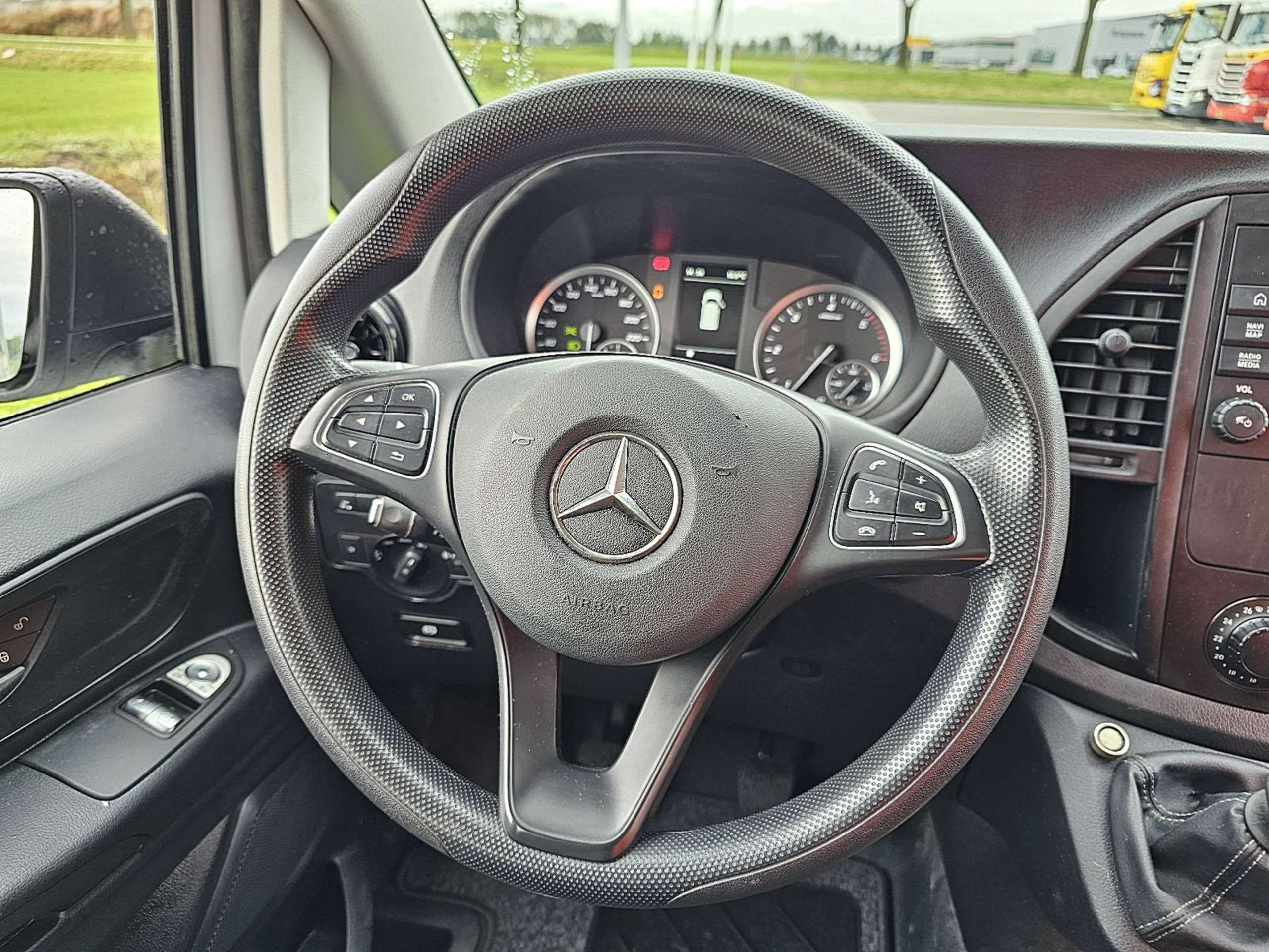 Mercedes-Benz - Vito