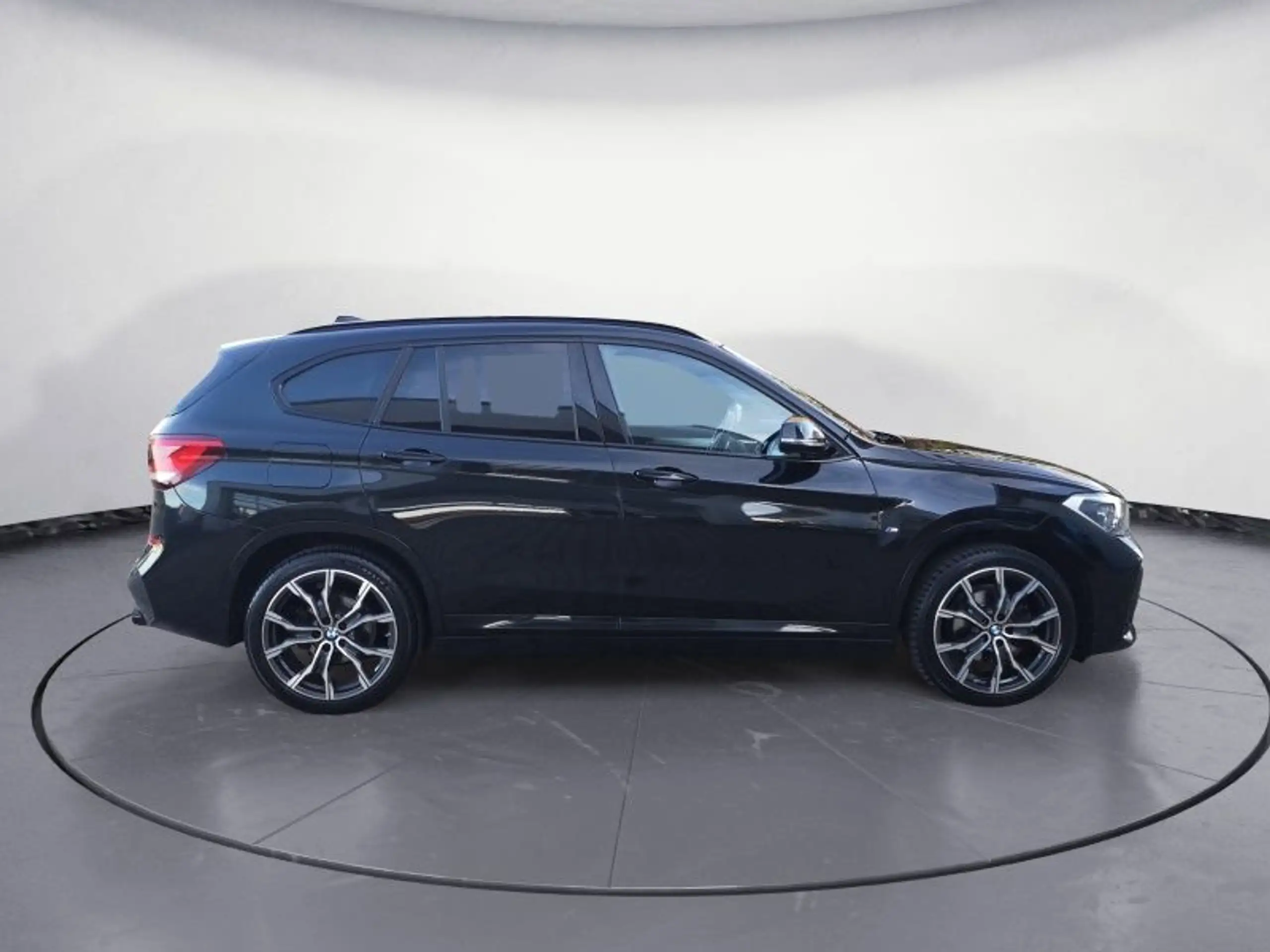 BMW - X1