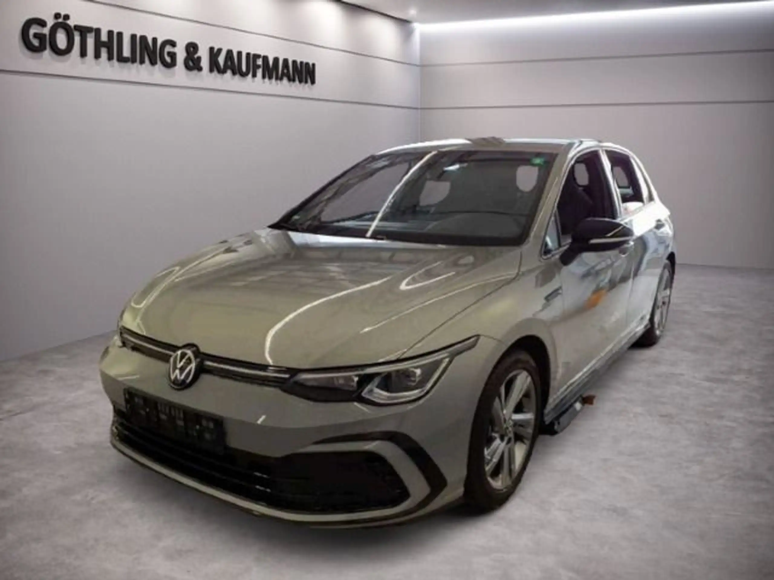 Volkswagen - Golf