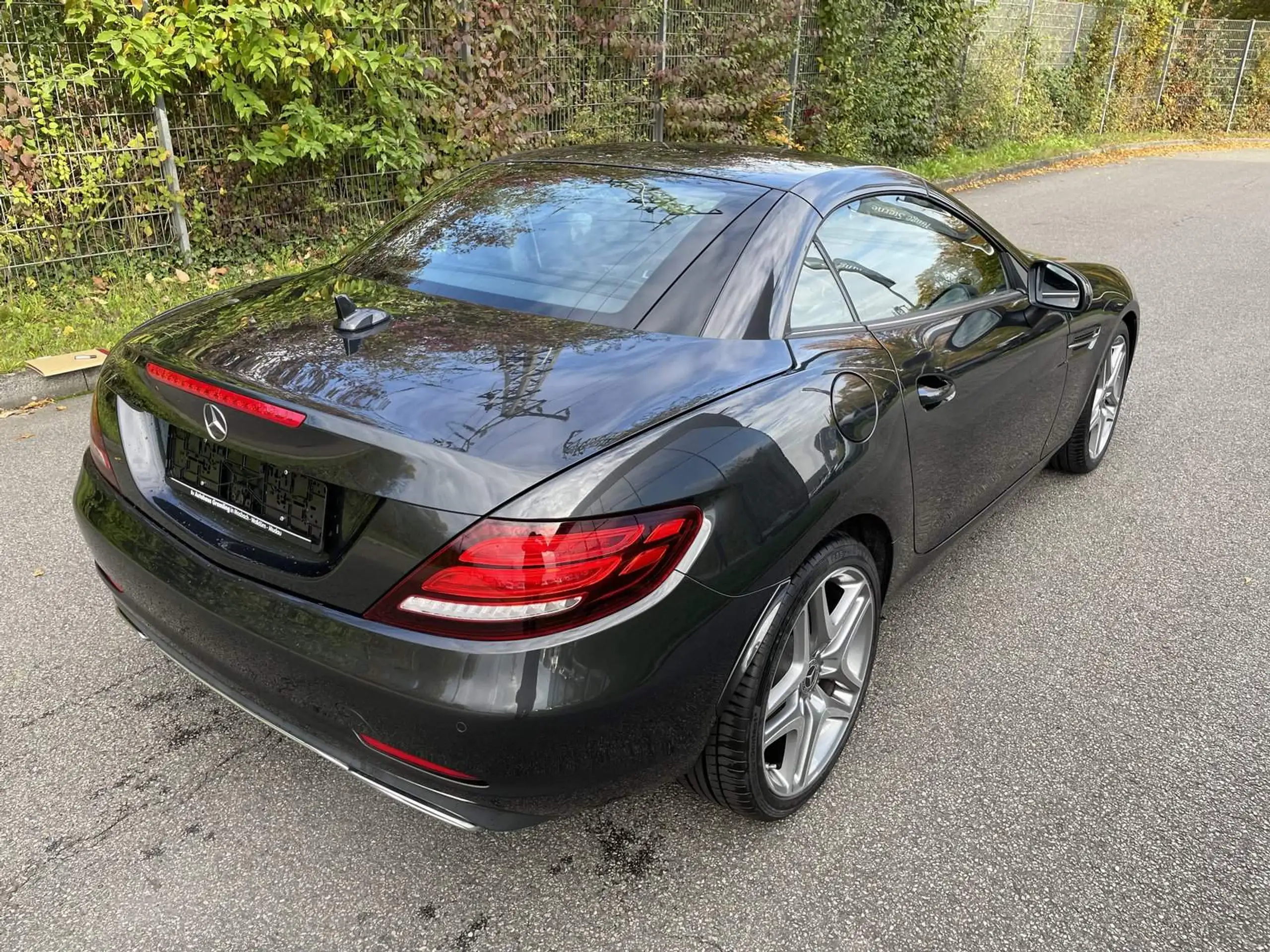 Mercedes-Benz - SLC 200