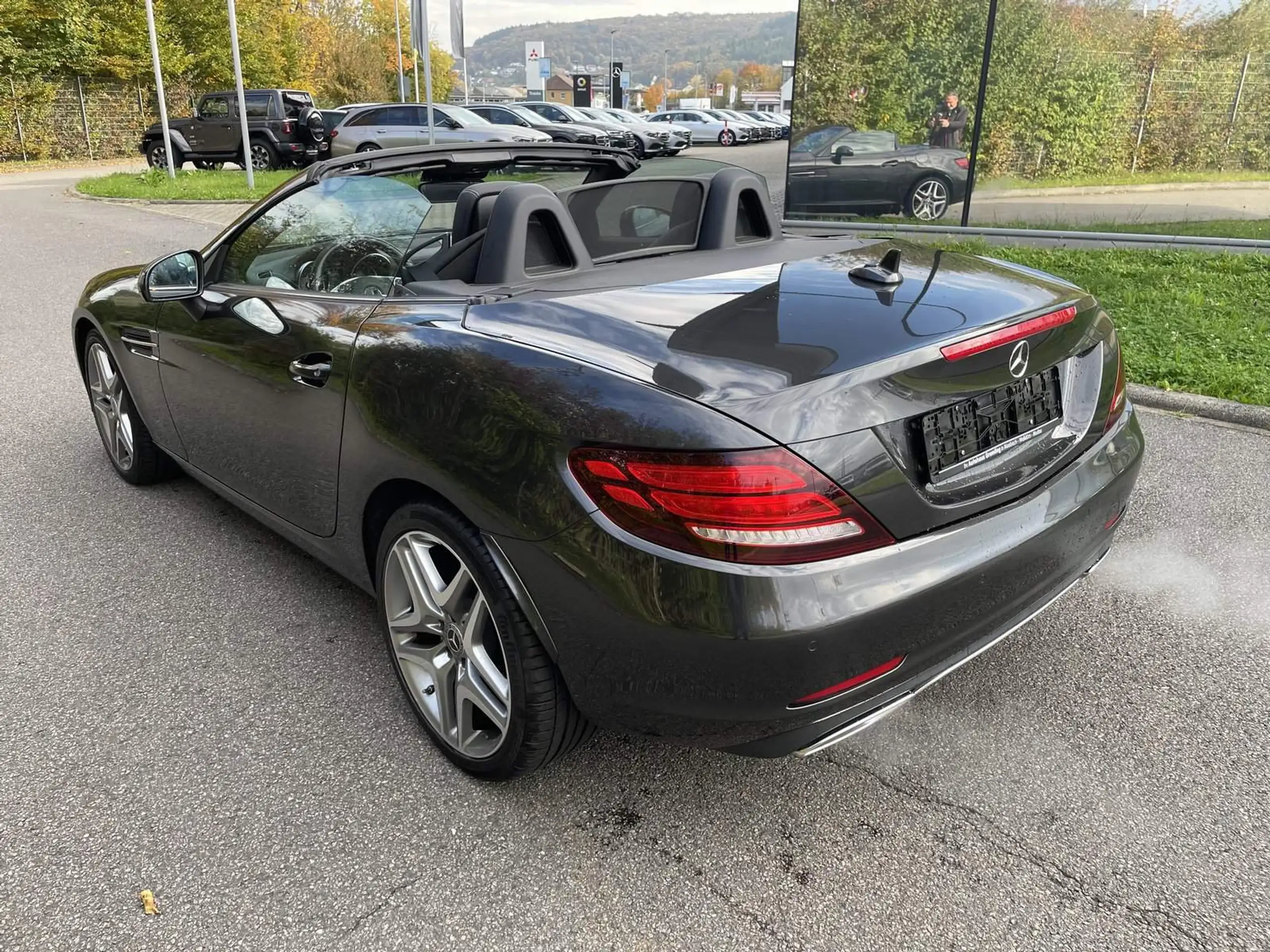 Mercedes-Benz - SLC 200