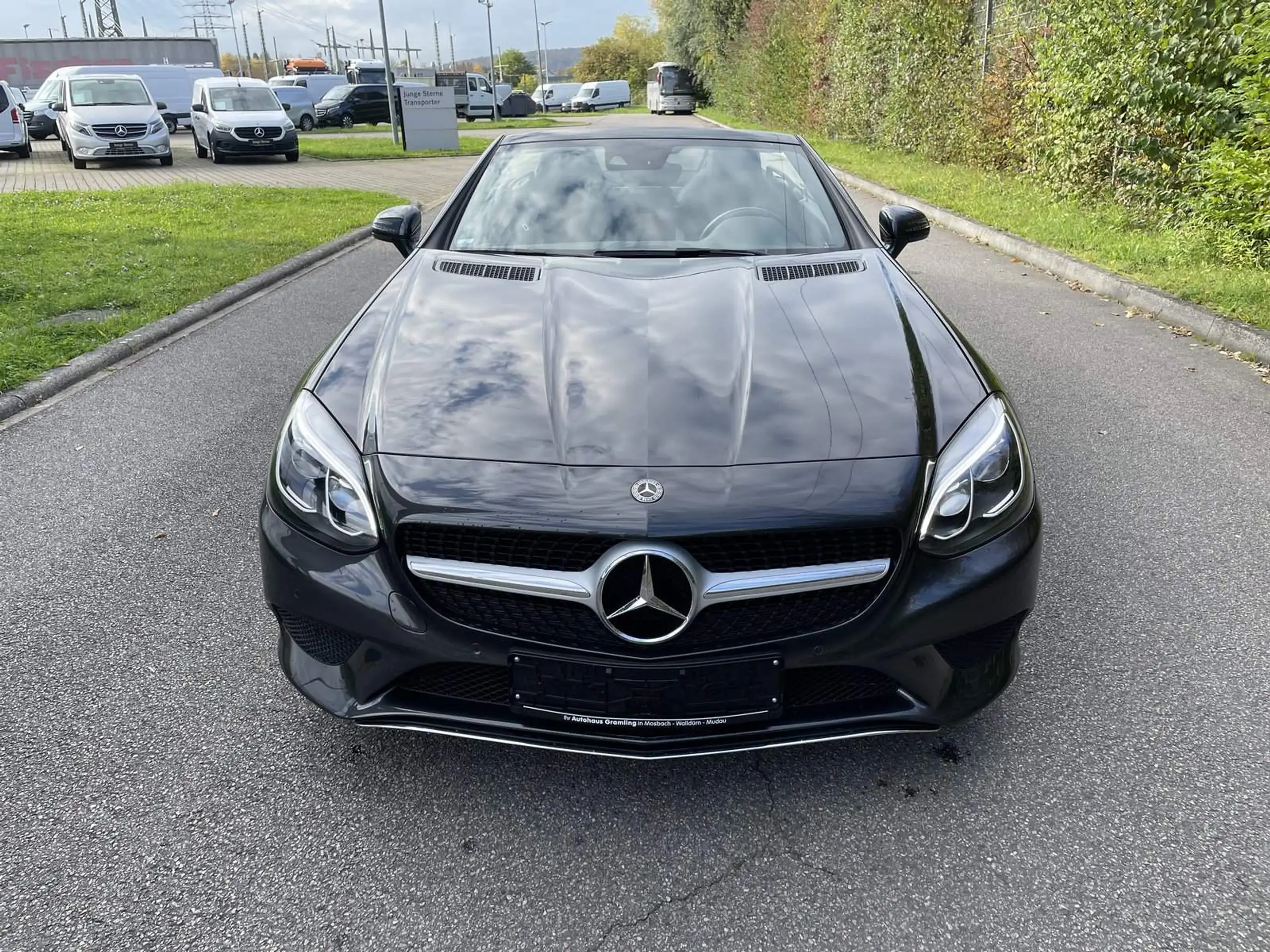 Mercedes-Benz - SLC 200