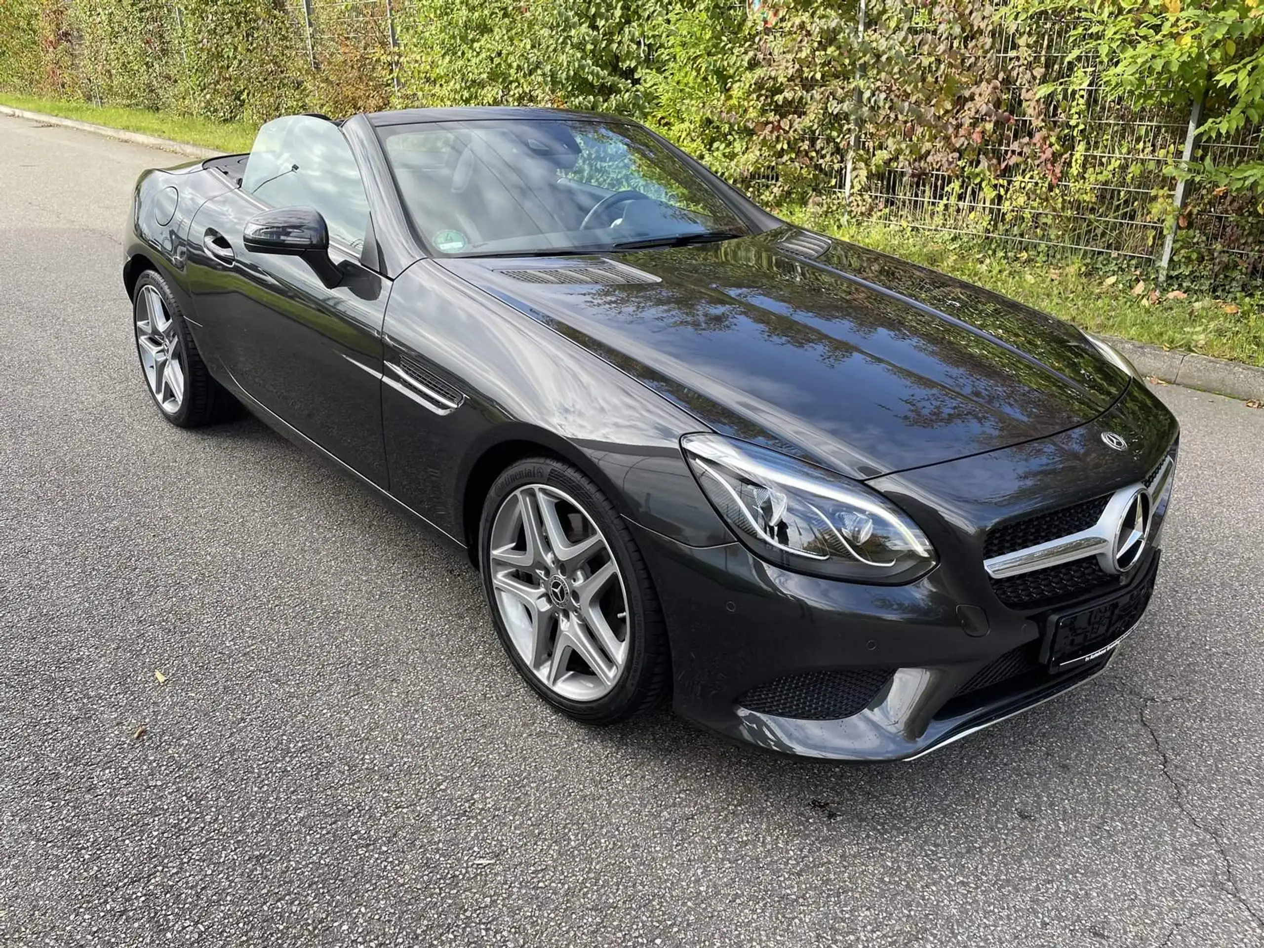 Mercedes-Benz - SLC 200