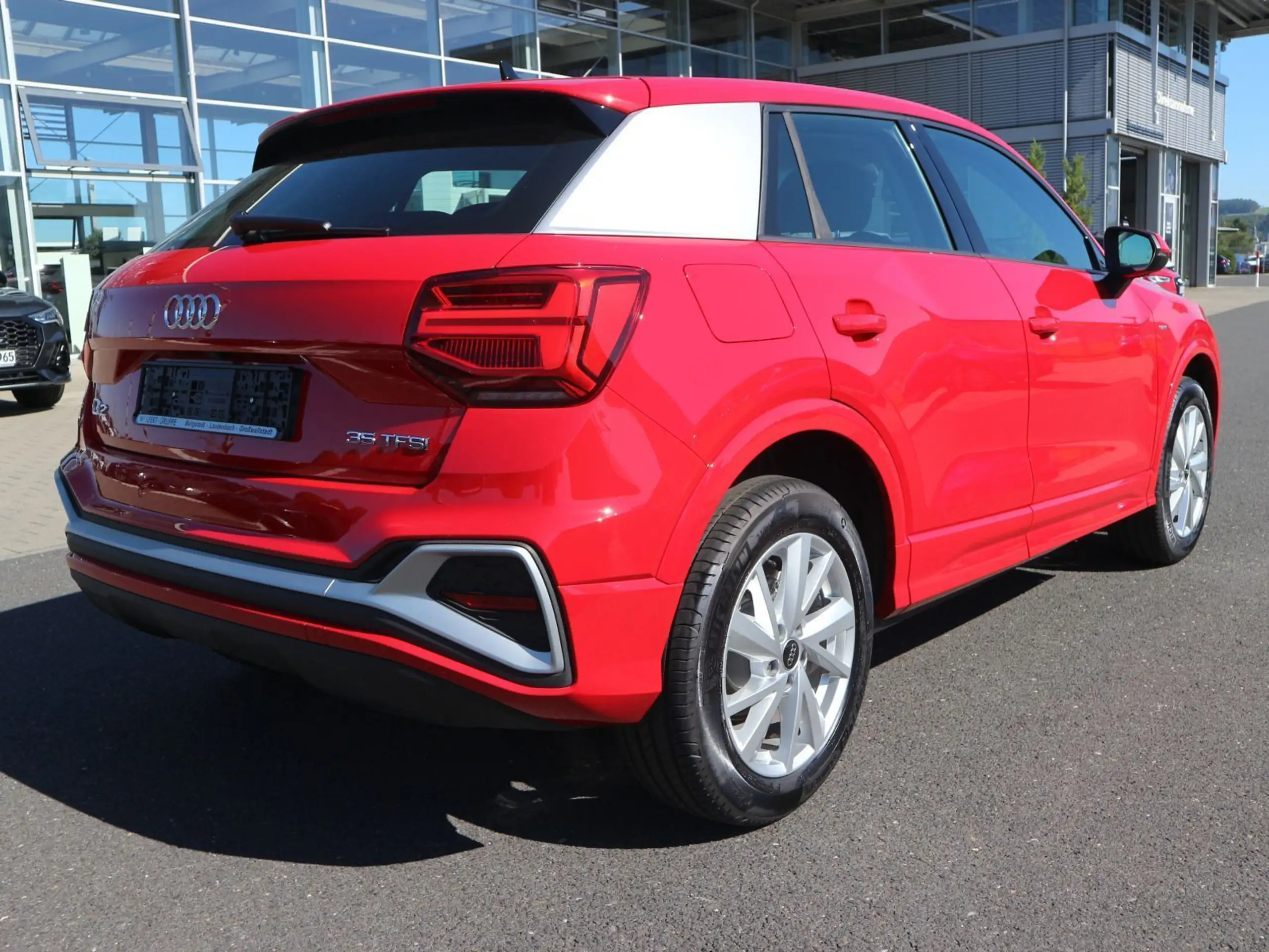 Audi - Q2