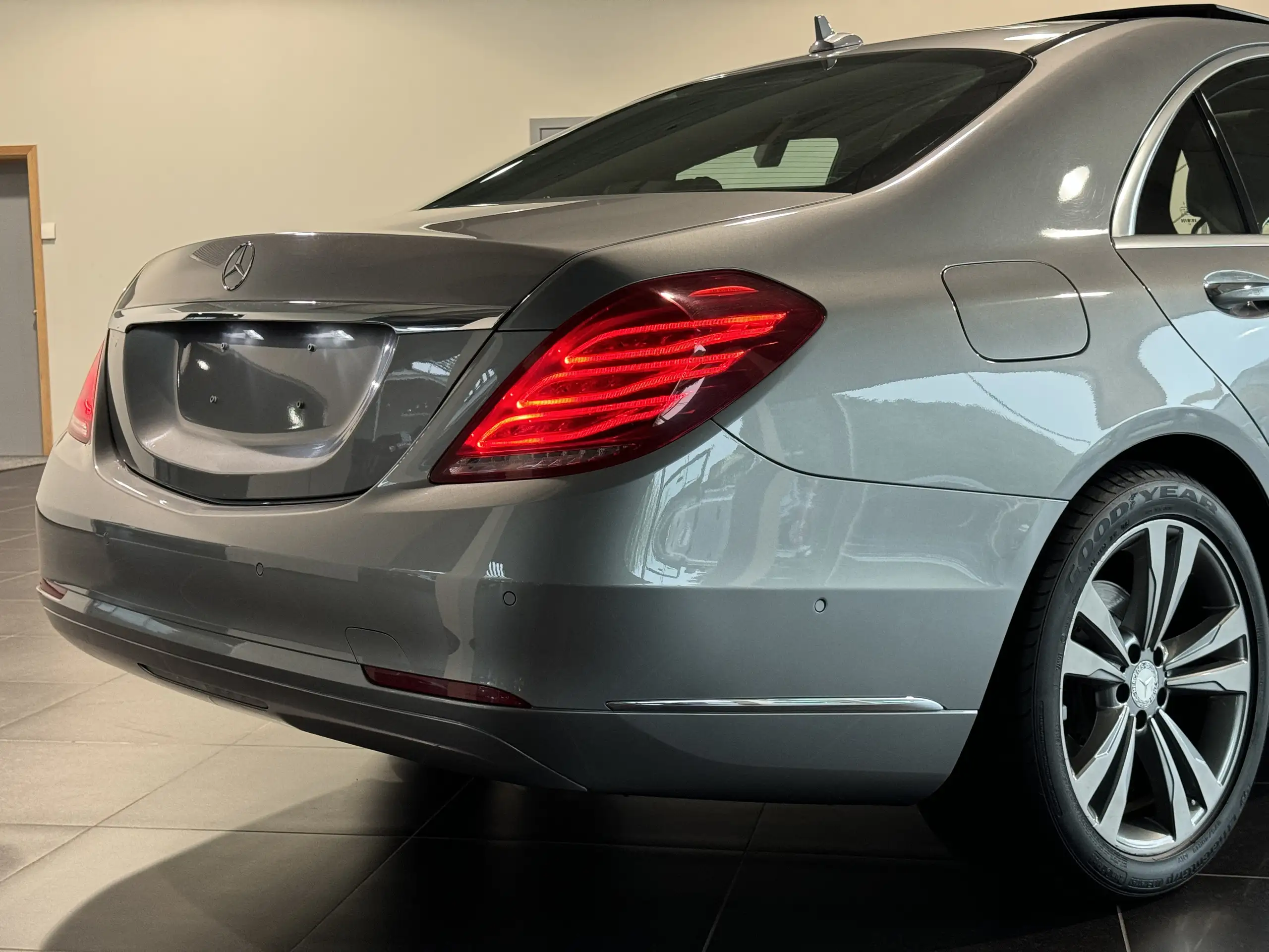 Mercedes-Benz - S 350